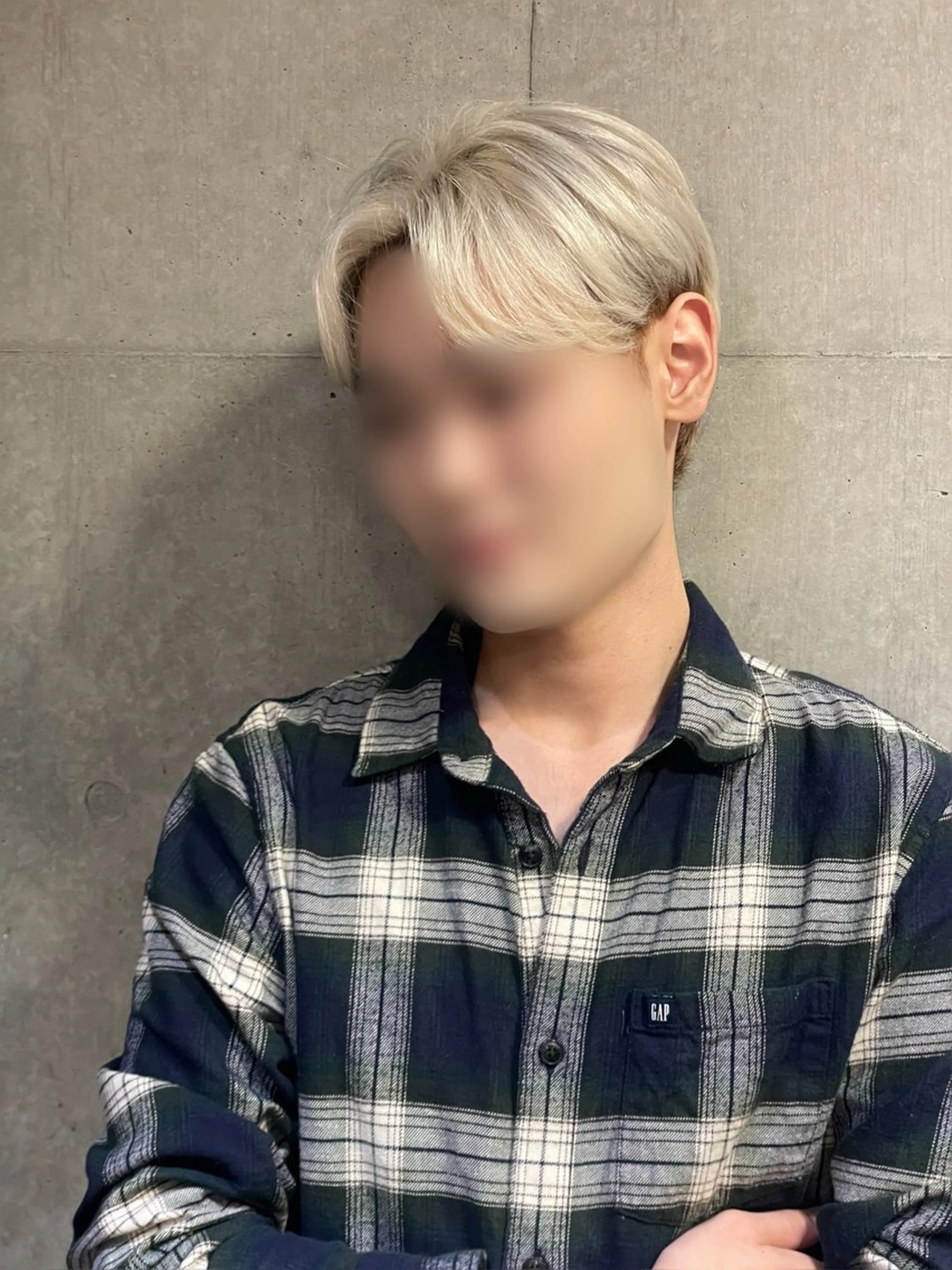 メンズ メンズブリーチ メンズハイトーン ヘアカラー 韓国リアルハッシュ レイヤーカットのヘアスタイル