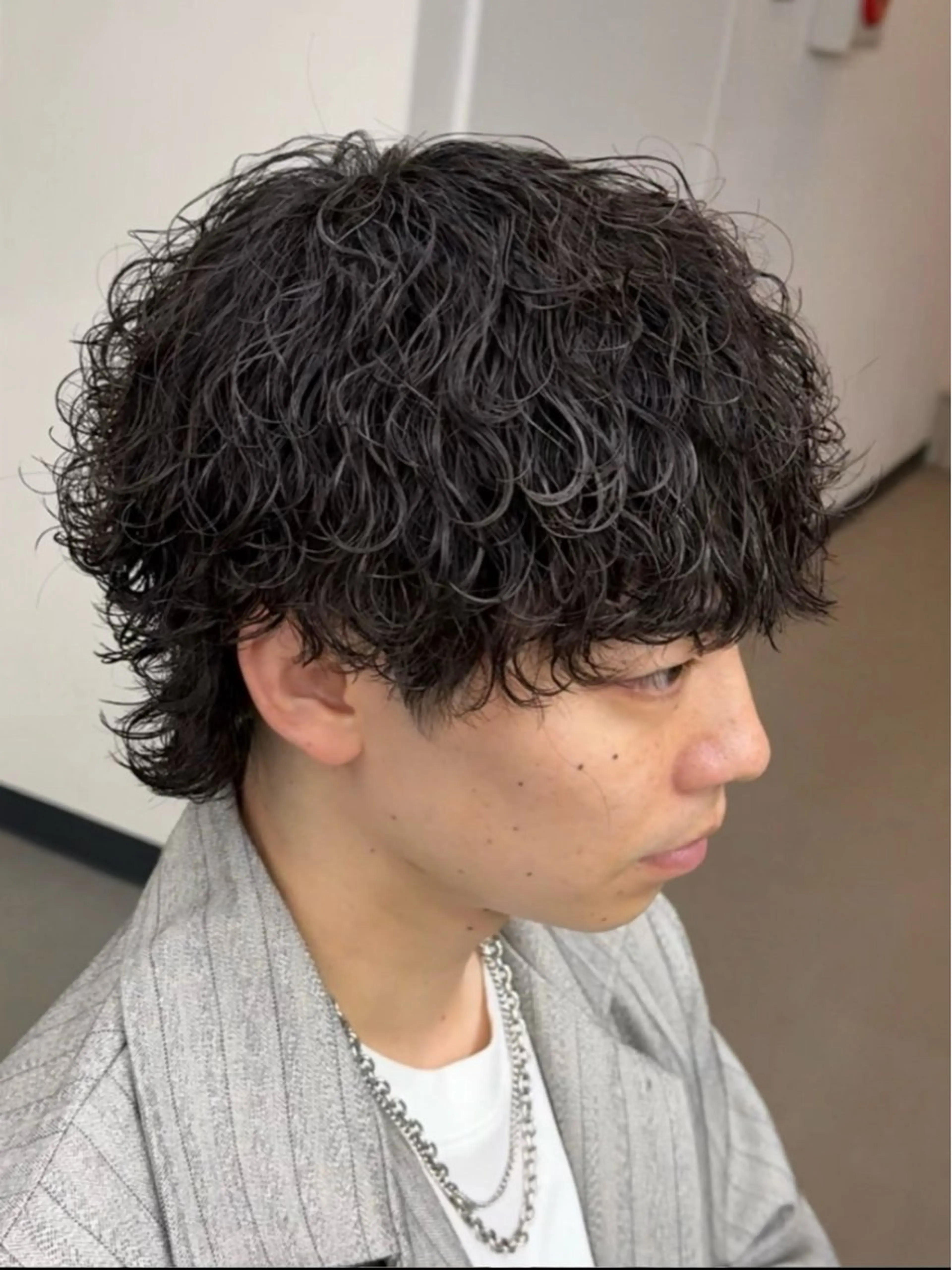 ショート パーマ メンズ メンズパーマ 波巻きパーマ 渋谷／ブリーチ／ カラーモデル／はるとのヘアスタイル