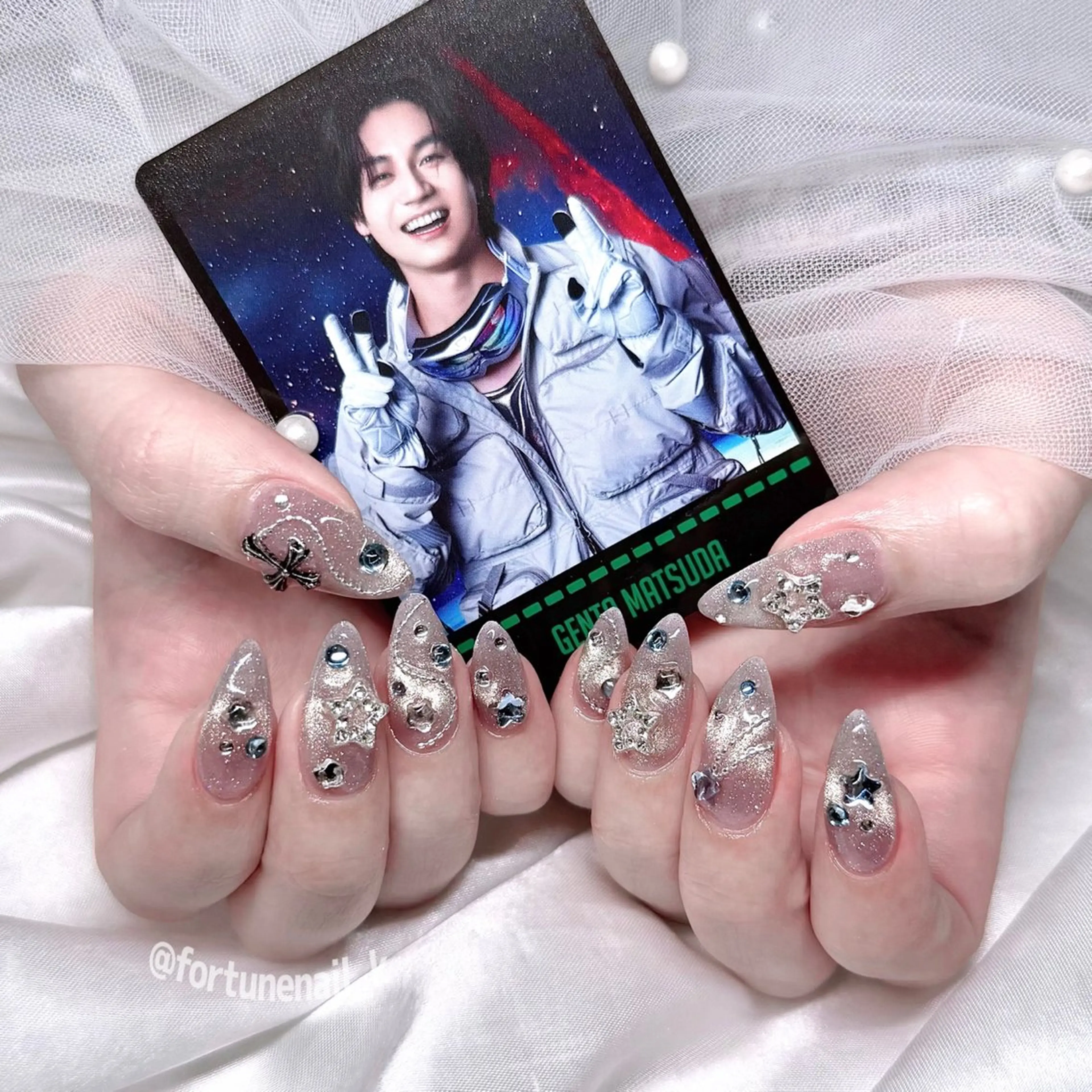 ネイル マグネットネイル ハンドネイル 🤍kanane 🤍4/15空✩.*のネイルデザイン