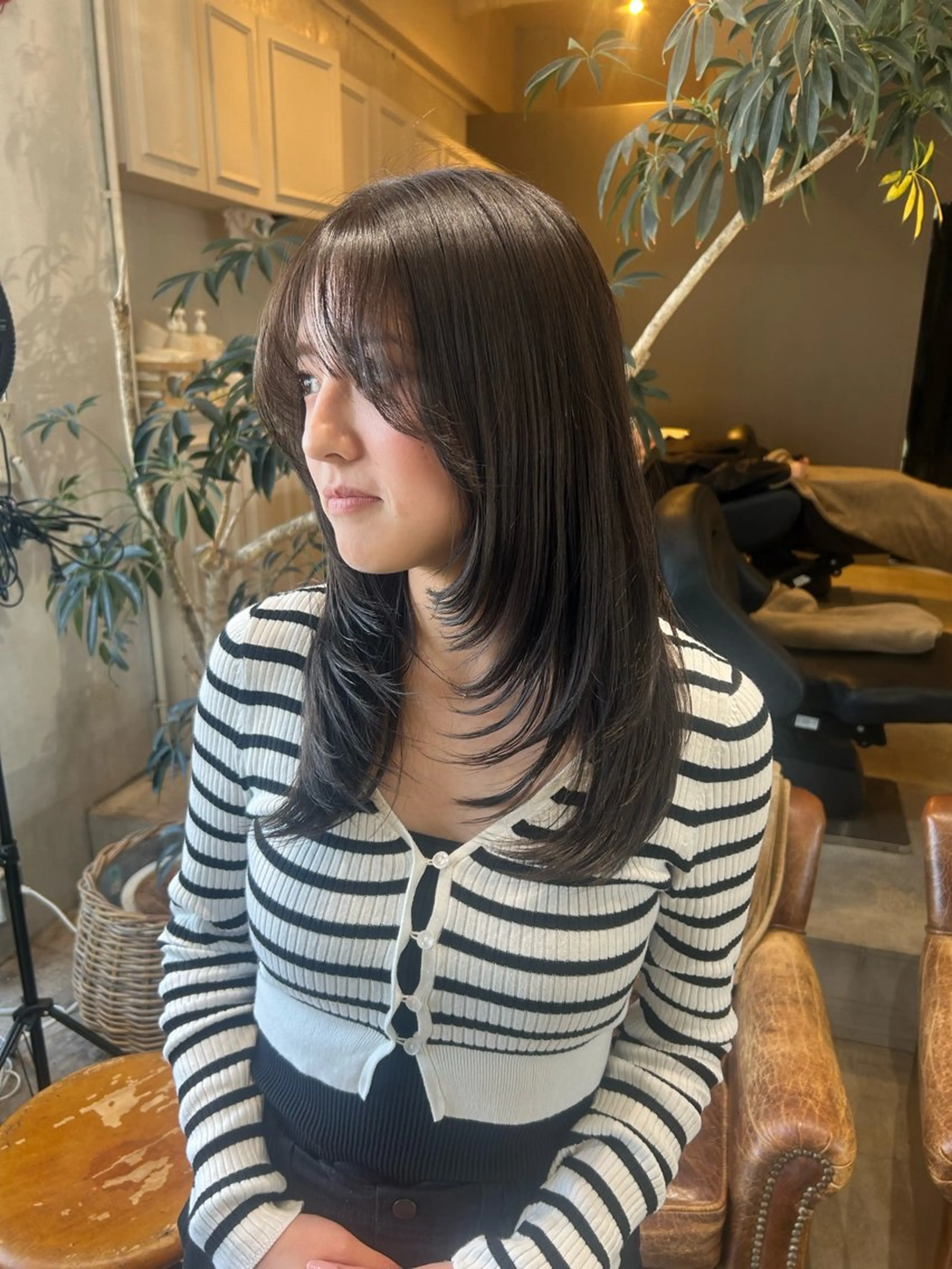 ミディアム カット ヘアカラー トリートメント 髪質改善×ハイトーン レイヤー天神美容室のヘアスタイル