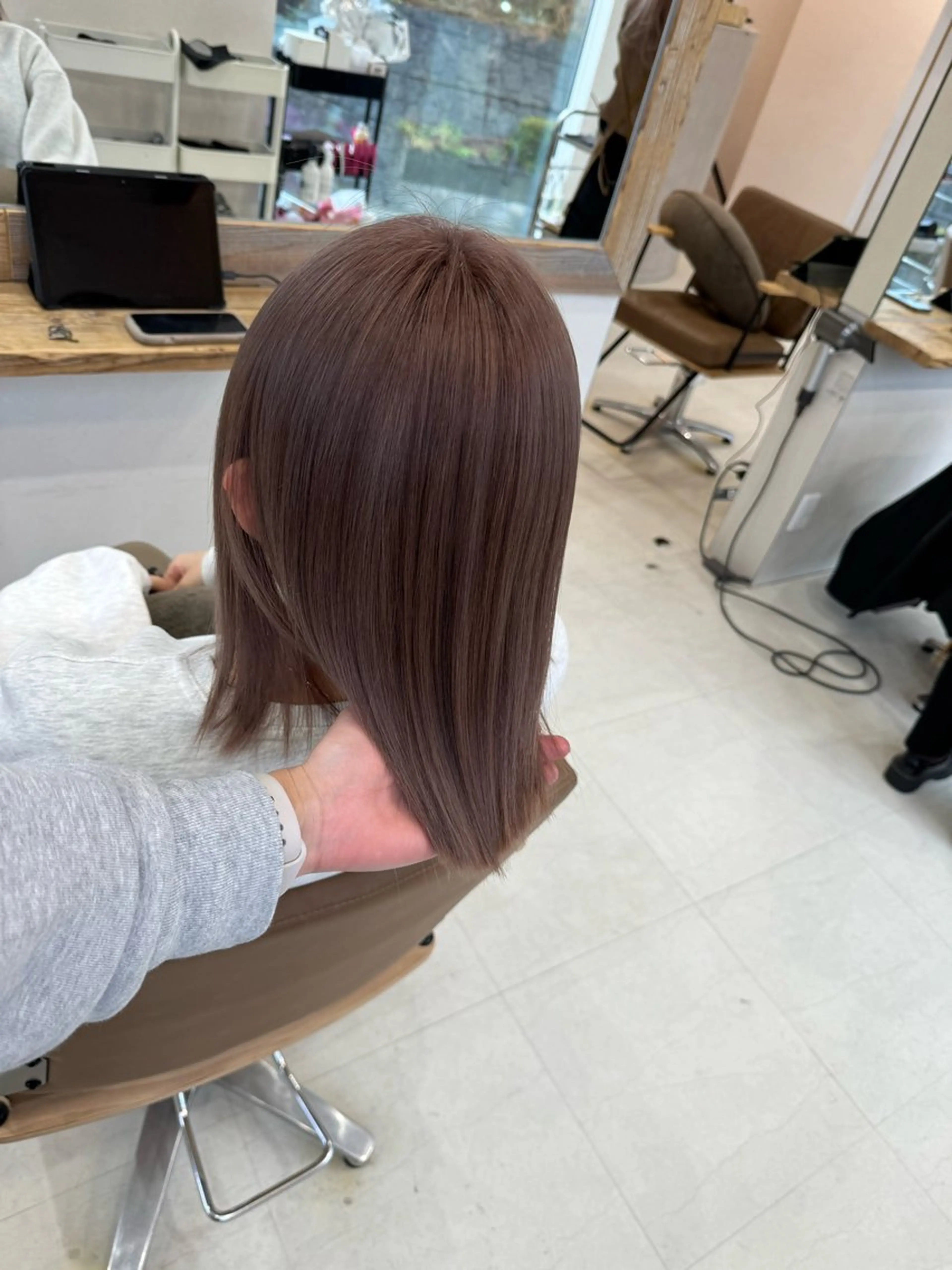 ミディアム ヘアカラー 鈴木 妃帆未のヘアスタイル