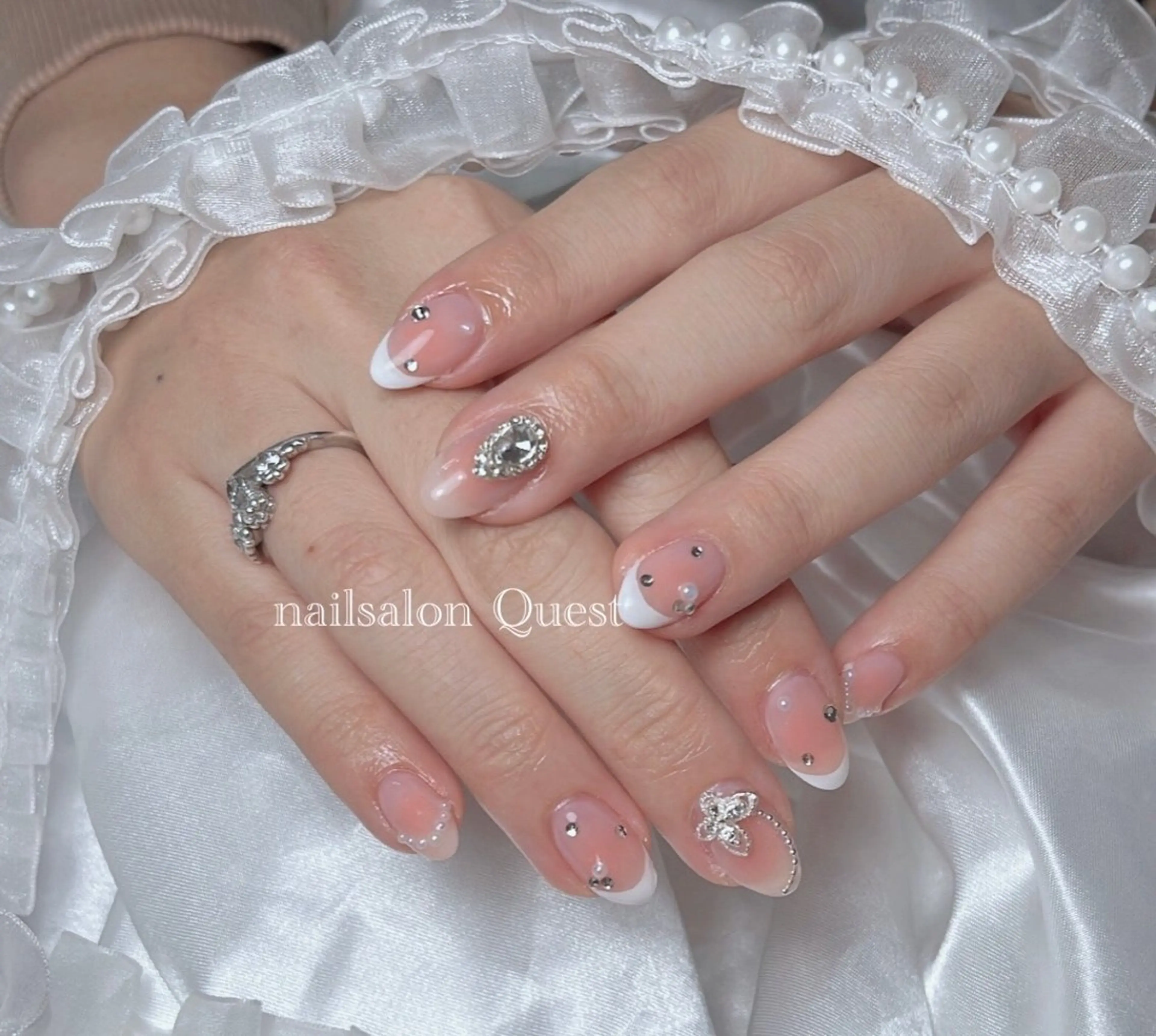 ネイル チークネイル キラキラネイル 韓国ネイル nailsalon Questのネイルデザイン