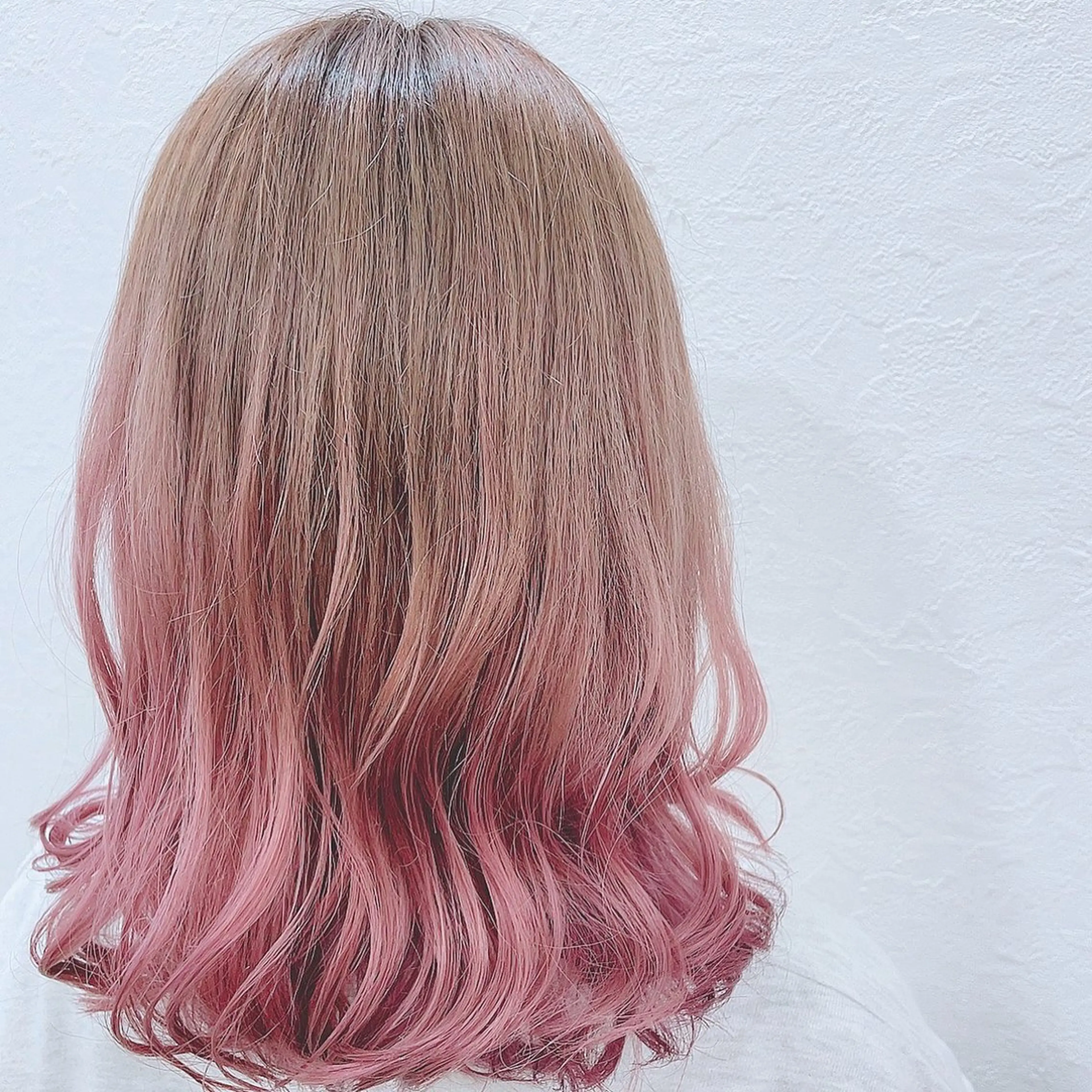 カラー 長尾菜々美🐰 ／ハイトーンカラーのヘアスタイル