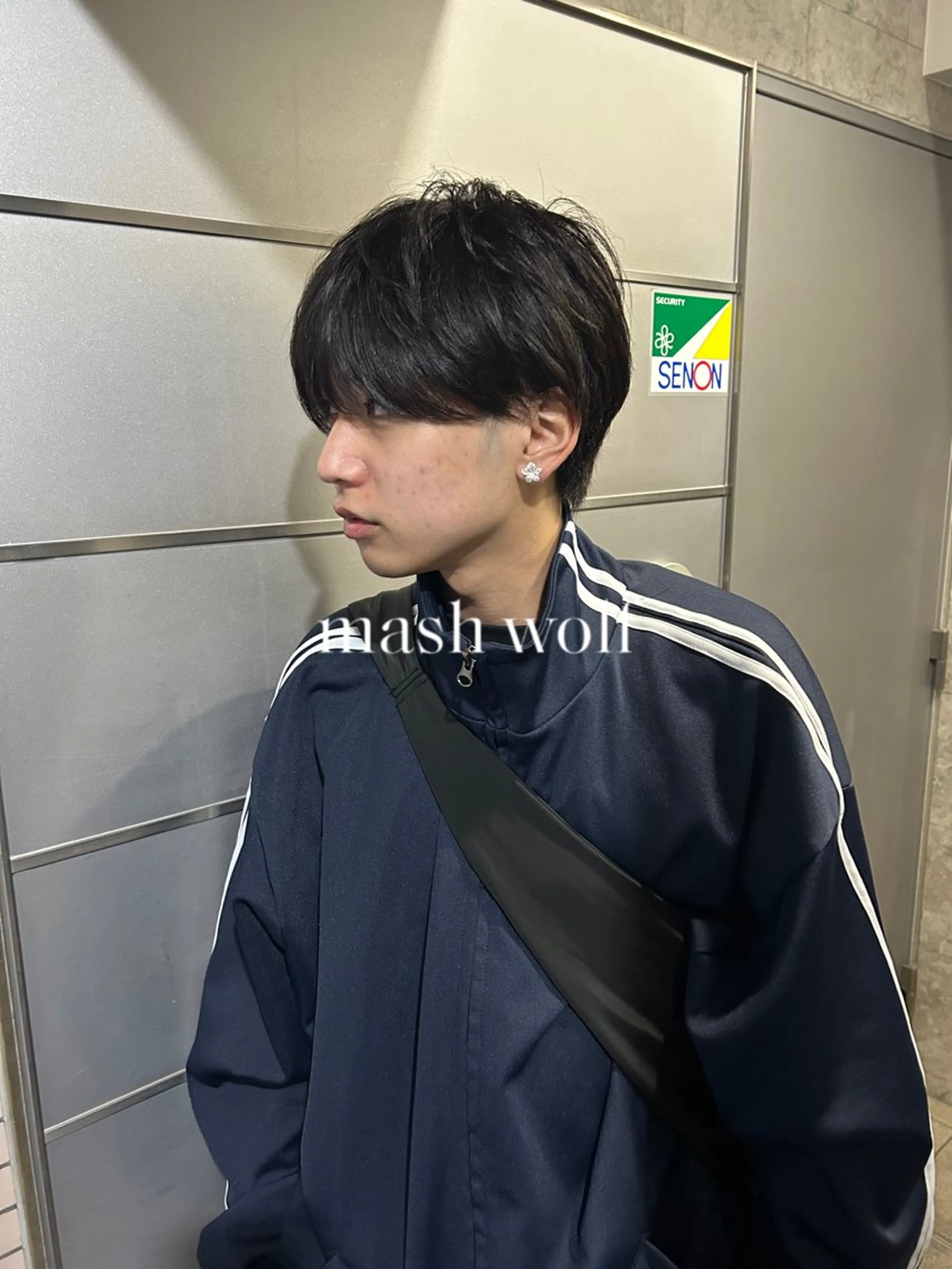 ショート パーマ メンズ メンズブリーチ メンズハイライト メンズインナーカラー マッシュ メンズパーマ カット charme所属・💈メンズ短髪特化 ✂︎伊藤大輝💈のヘアスタイル