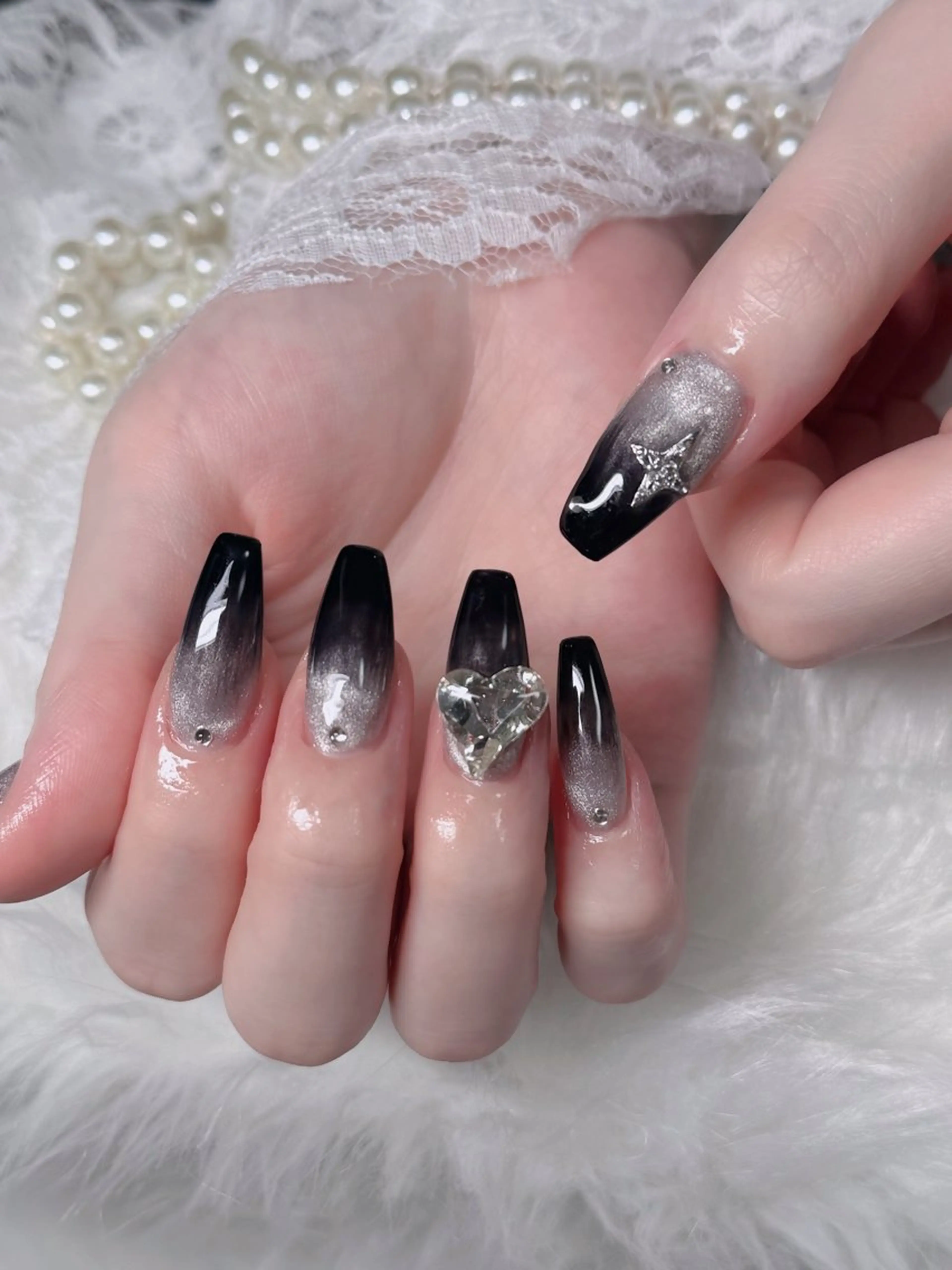 ネイル オーロラネイル フレンチネイル ジェルネイル ハロウィン キラキラネイル H.baby Nail Salonのネイルデザイン
