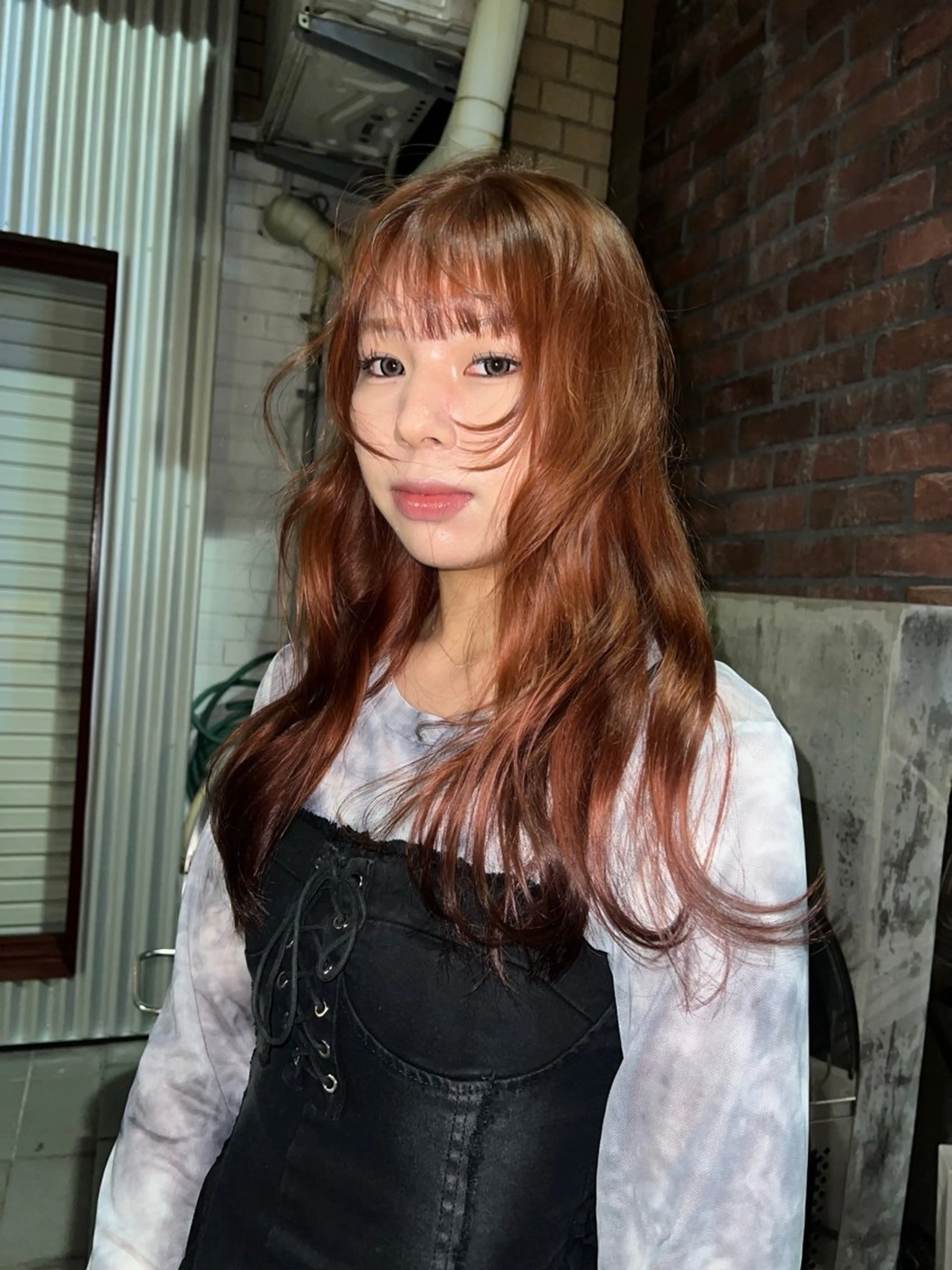 ロング カラー ブラウンカラー オレンジ 室屋 鈴音のヘアスタイル