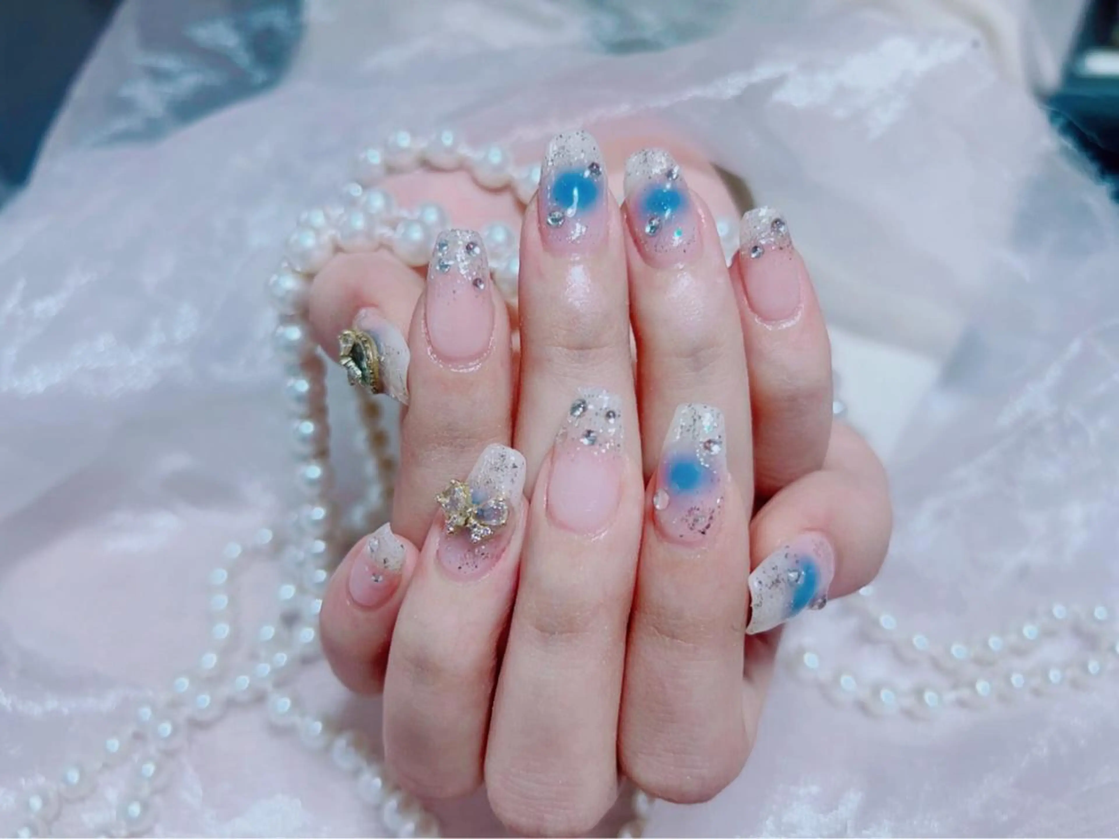 ネイル チークネイル ハンドネイル リ サのネイルデザイン