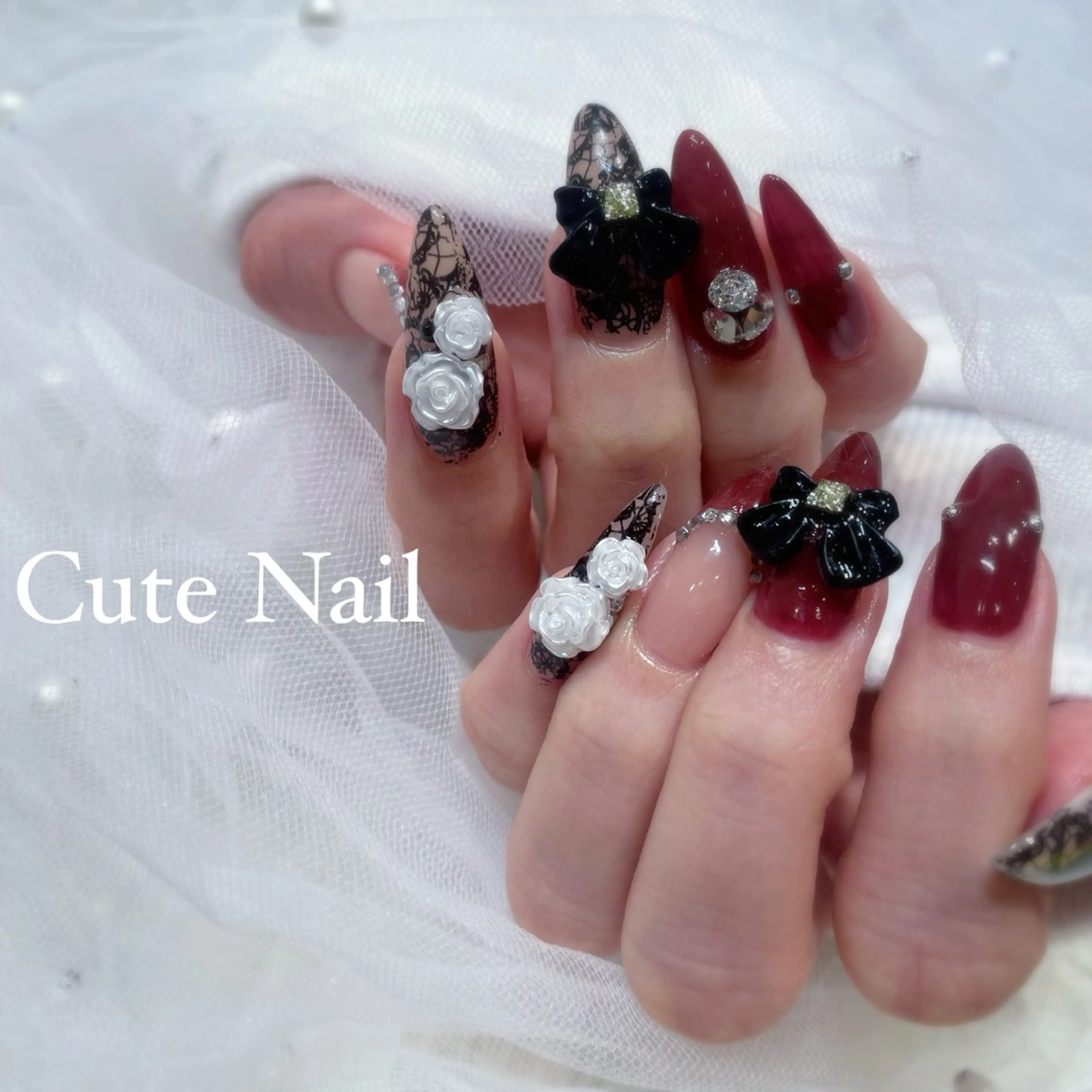 ネイル ️🫧もこ 艶感ネイル🫧のネイルデザイン