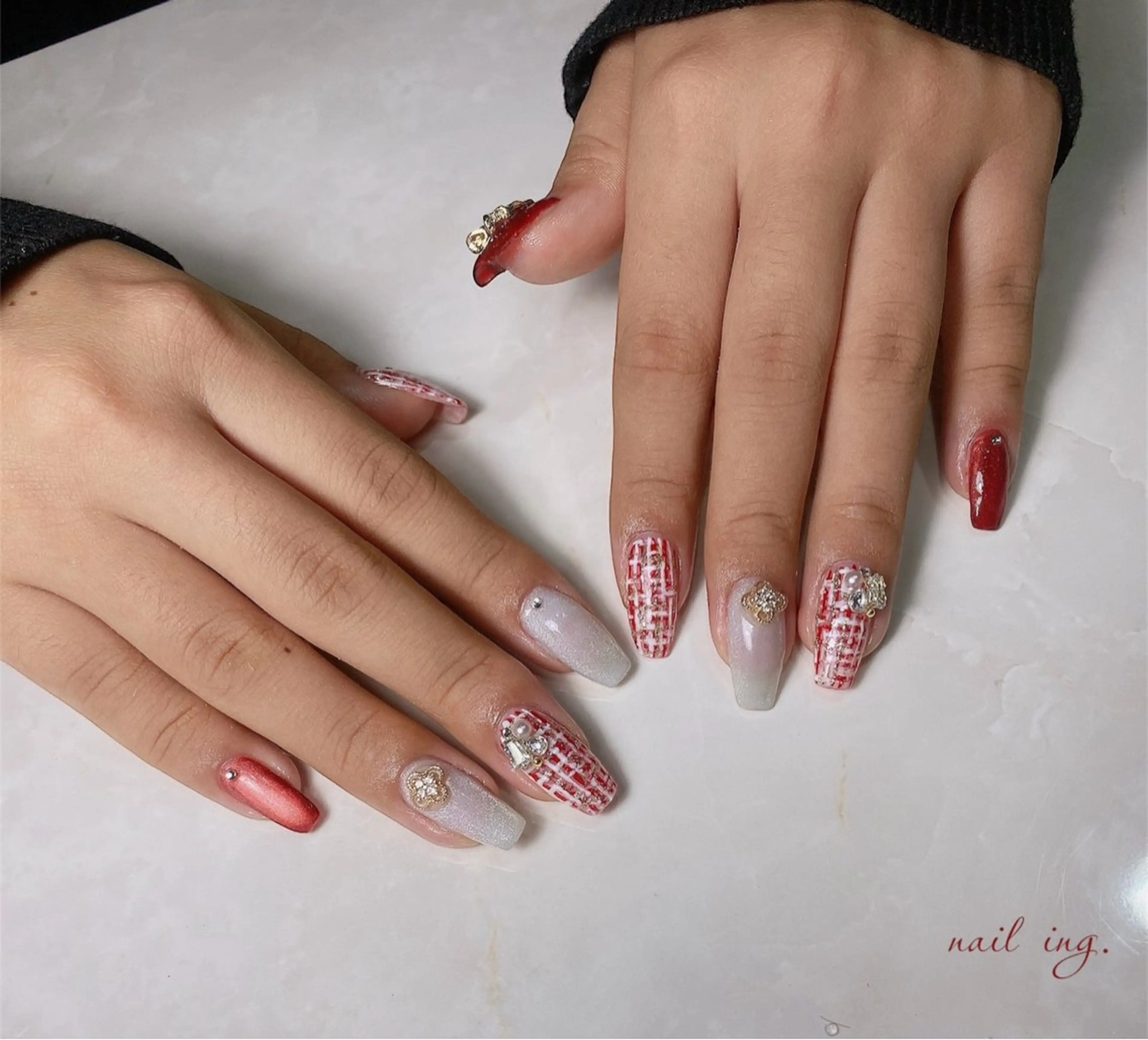 ネイル アートネイル マグネットネイル ツイードネイル ｉｎｇ .のネイルデザイン