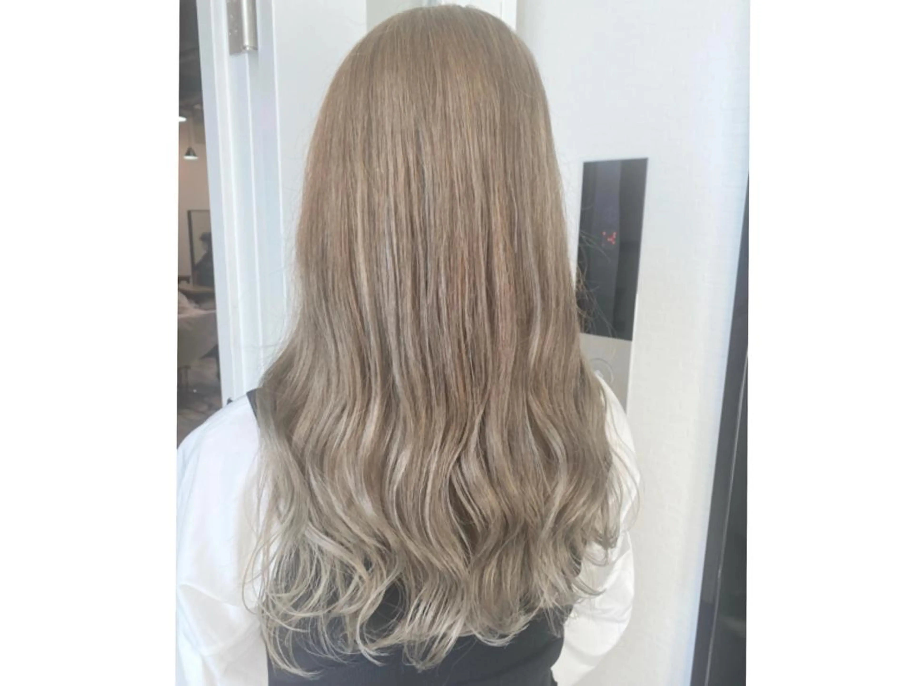 ロング カット ヘアカラー トリートメント ＳＨＩ ＺＵのヘアスタイル