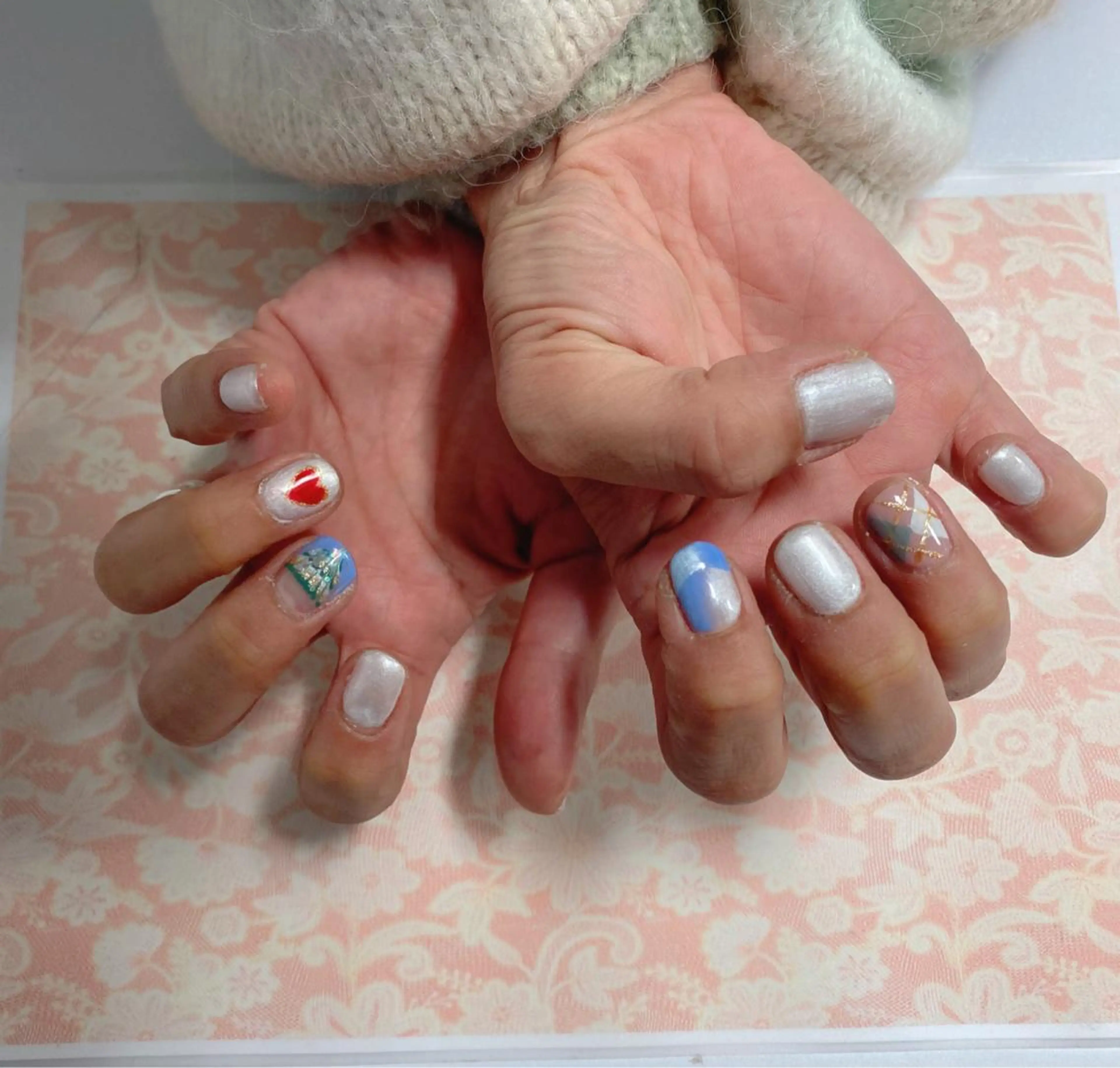 ネイル ハート ワンカラーネイル 冬ネイル クリスマス AlohaKapi所属・AlohaKapi Kazueのネイルデザイン