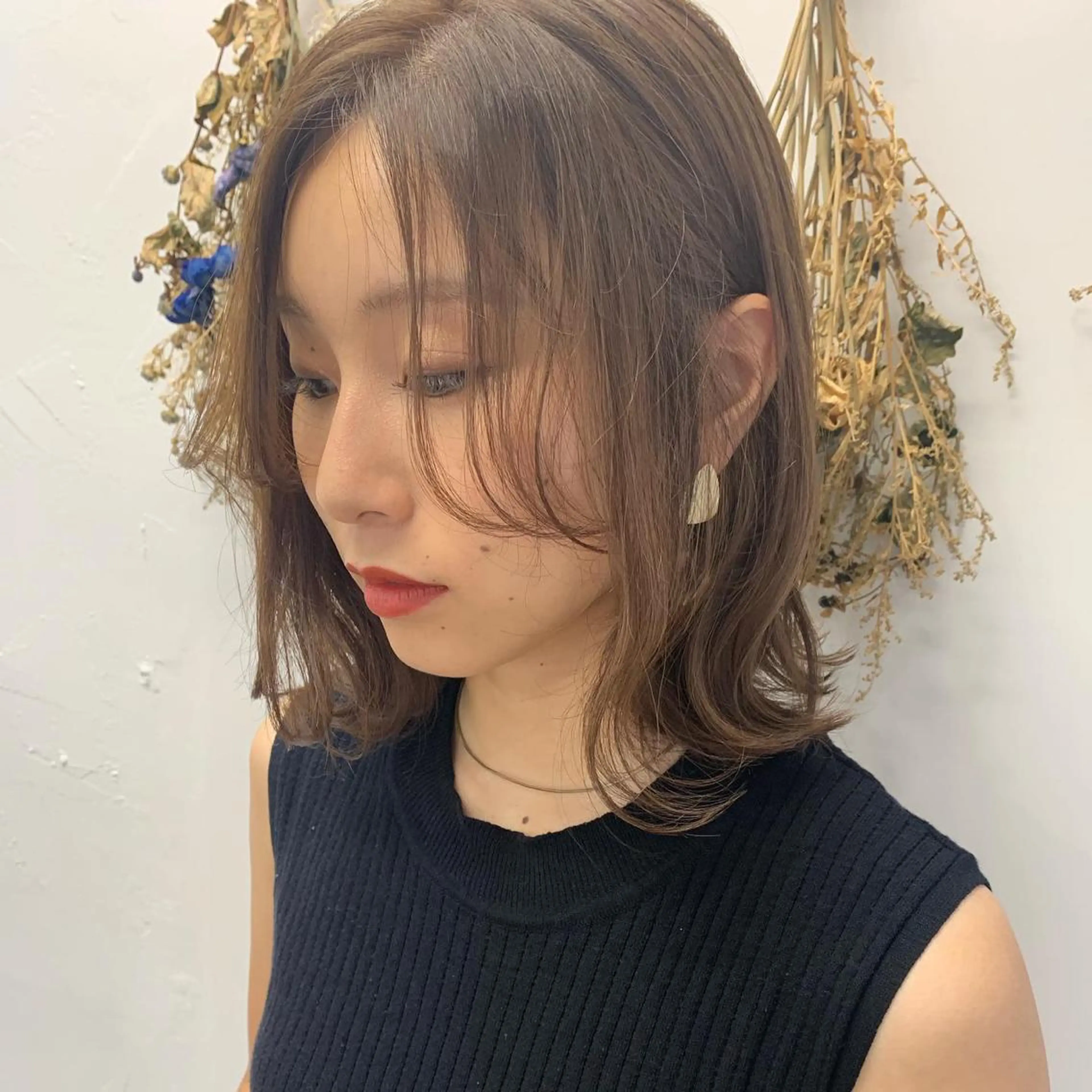 ミディアム カラー ベージュカラー ブリーチ 透明感カラー ヘアカラー トリートメント newi 京橋 【yuuki】のヘアスタイル