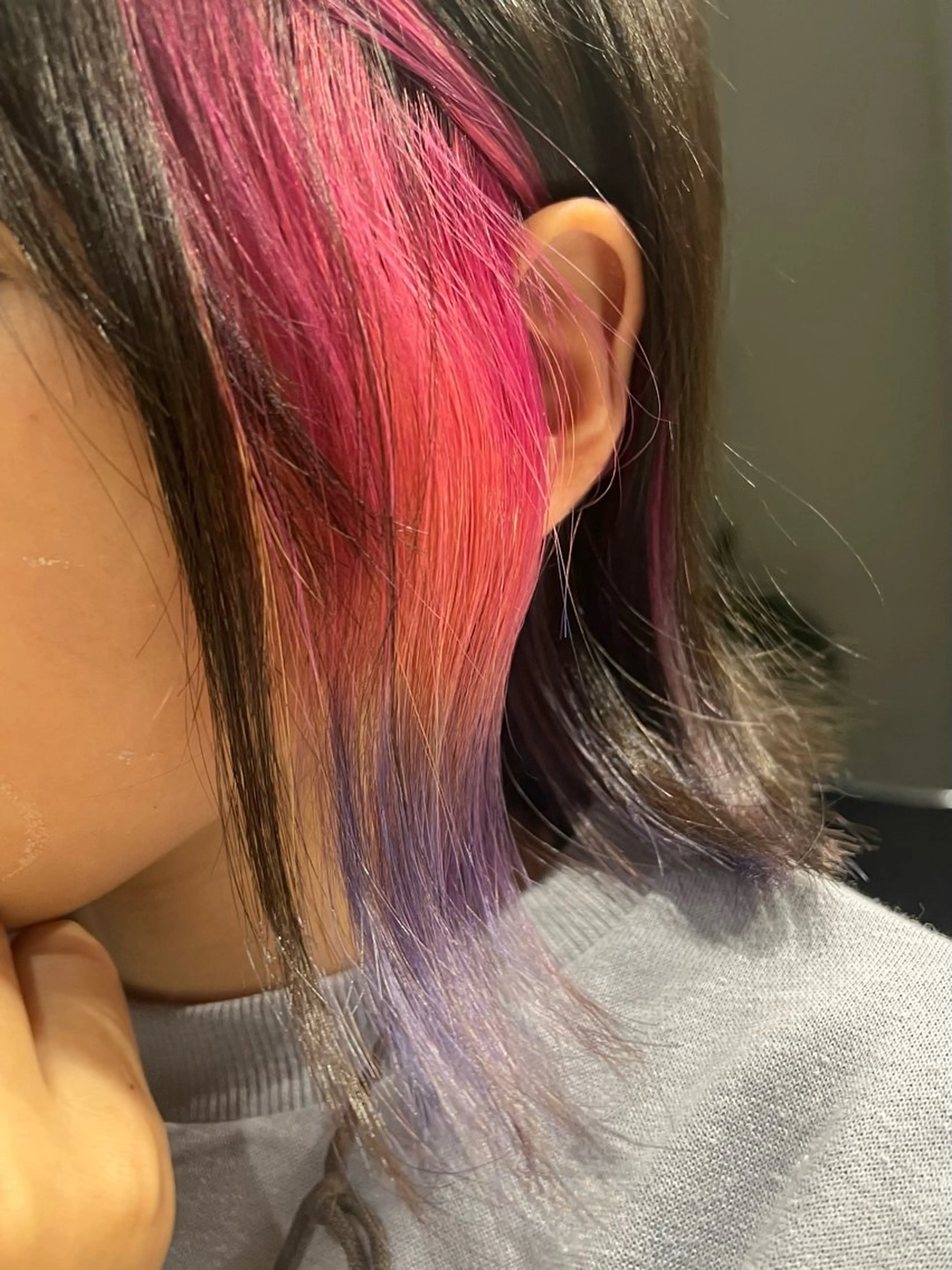 ミディアム カラー キッズ ブルーカラー ブルーバイオレット イヤリングカラー ピンクカラー バイオレットカラー ヘアカラー トリートメント ヘッドスパ カラースペシャリスト しょう🧑🏼‍🎨のヘアスタイル