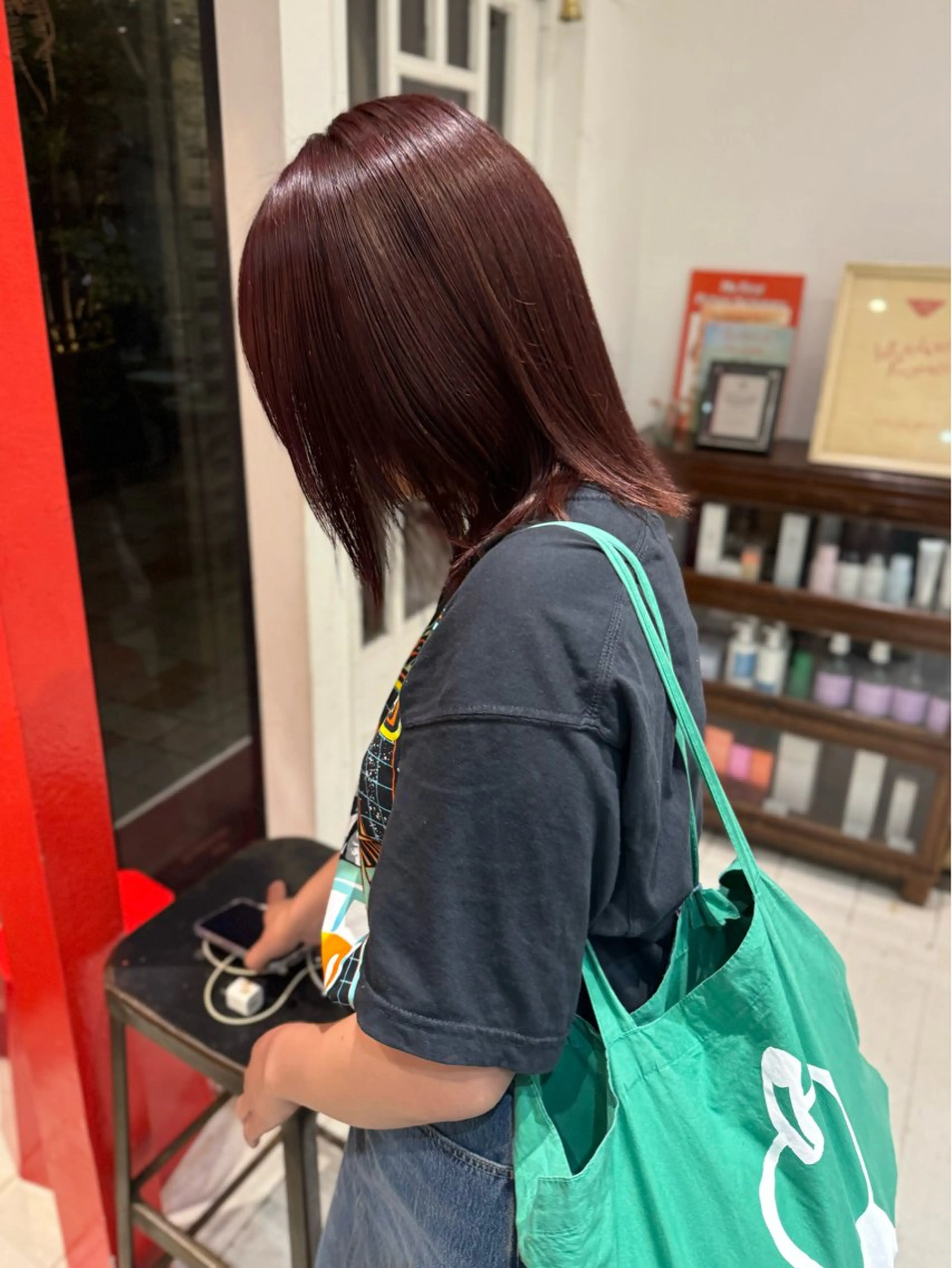 ショート カラー shiro.kobe 森彩華のヘアスタイル