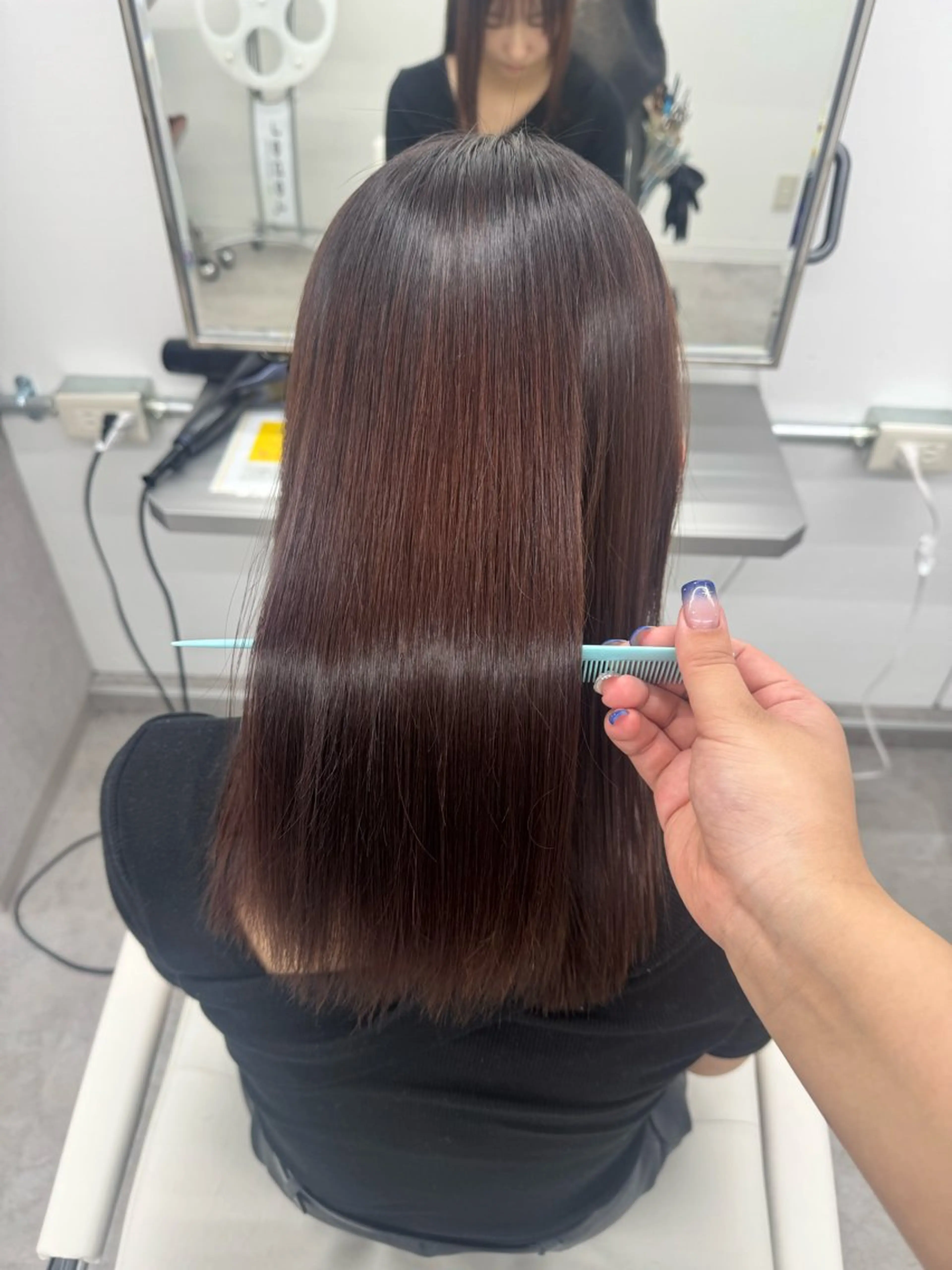 ミディアム カット 縮毛矯正 🕯コバ/レイヤー/ 複雑履歴美髪縮毛🕯のヘアスタイル