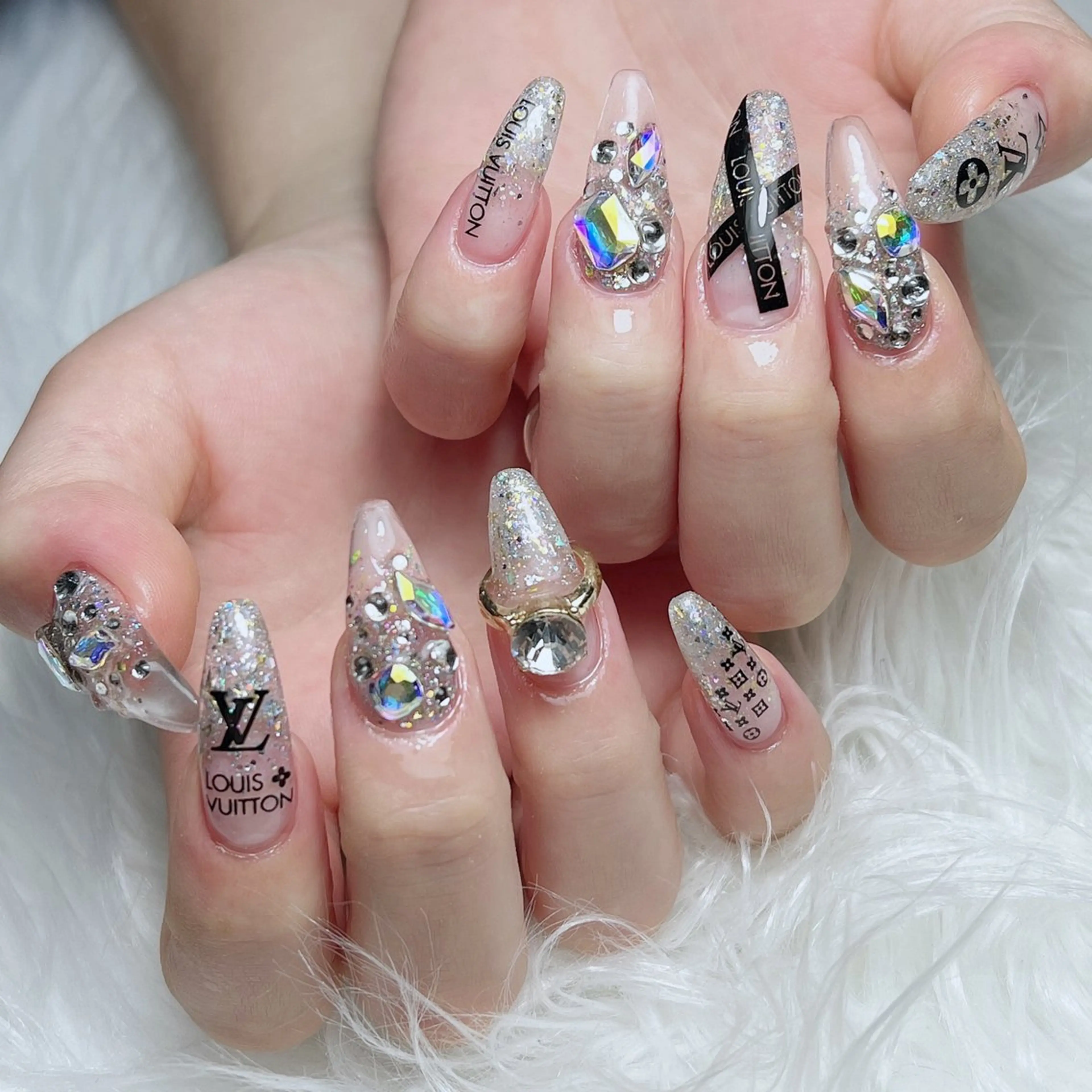 ネイル TOPAZ Ayumiのネイルデザイン