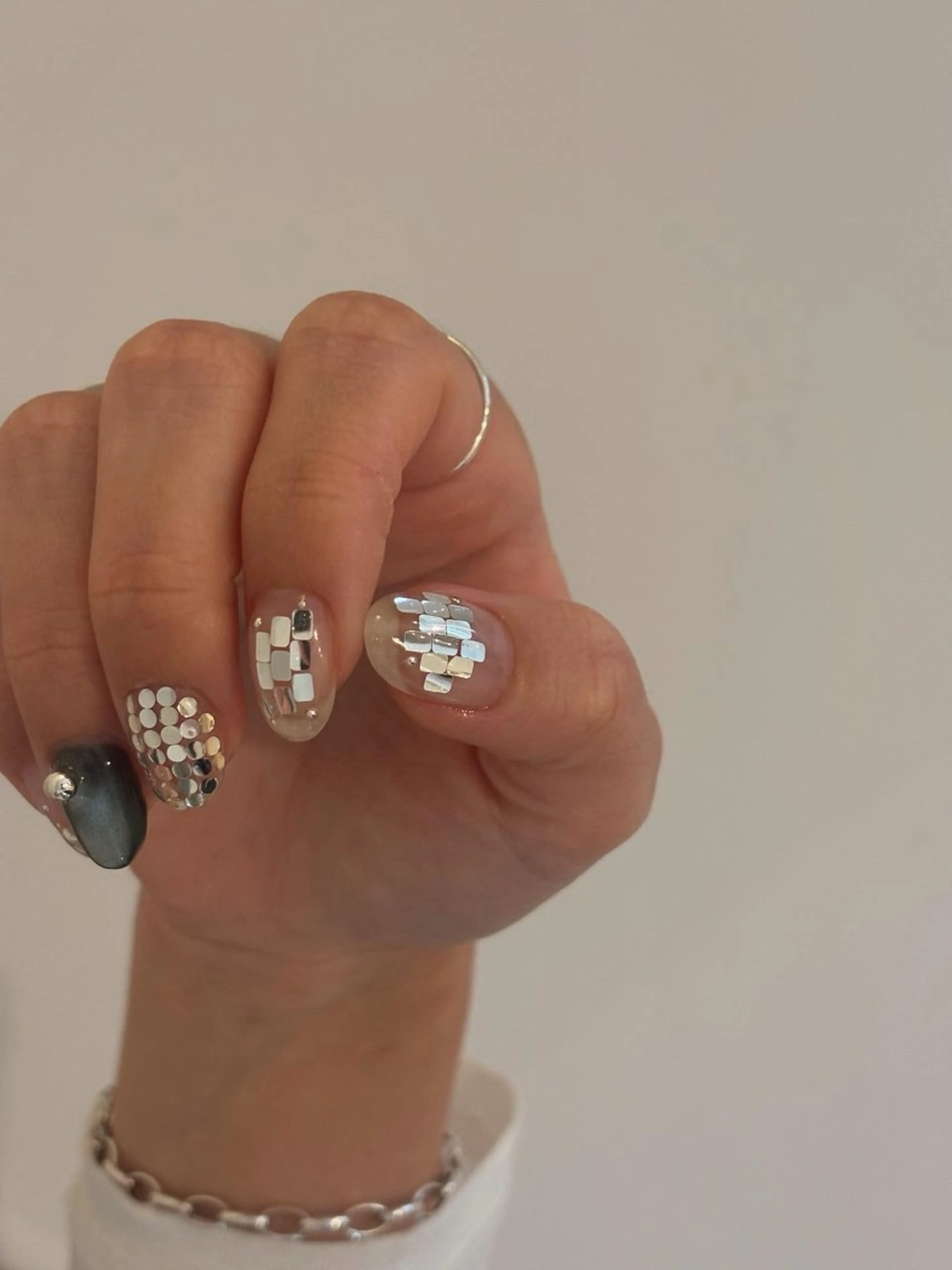 ネイル アートネイル ホログラムネイル ハンドネイル Elio所属・Elio 国泰寺のネイルデザイン