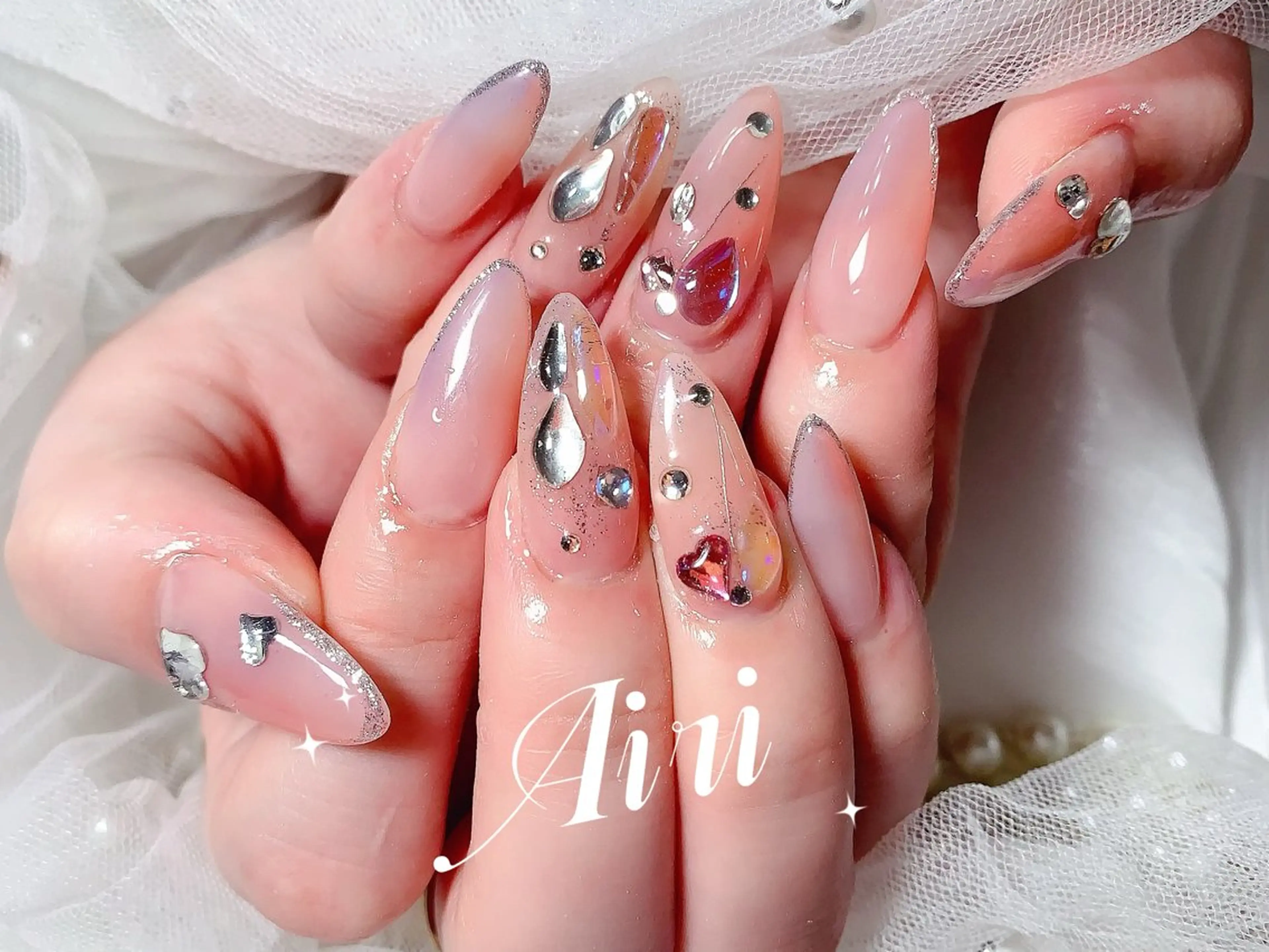 ネイル ハンドネイル ネイルサロンAiri 長さ出し·シンプルのネイルデザイン