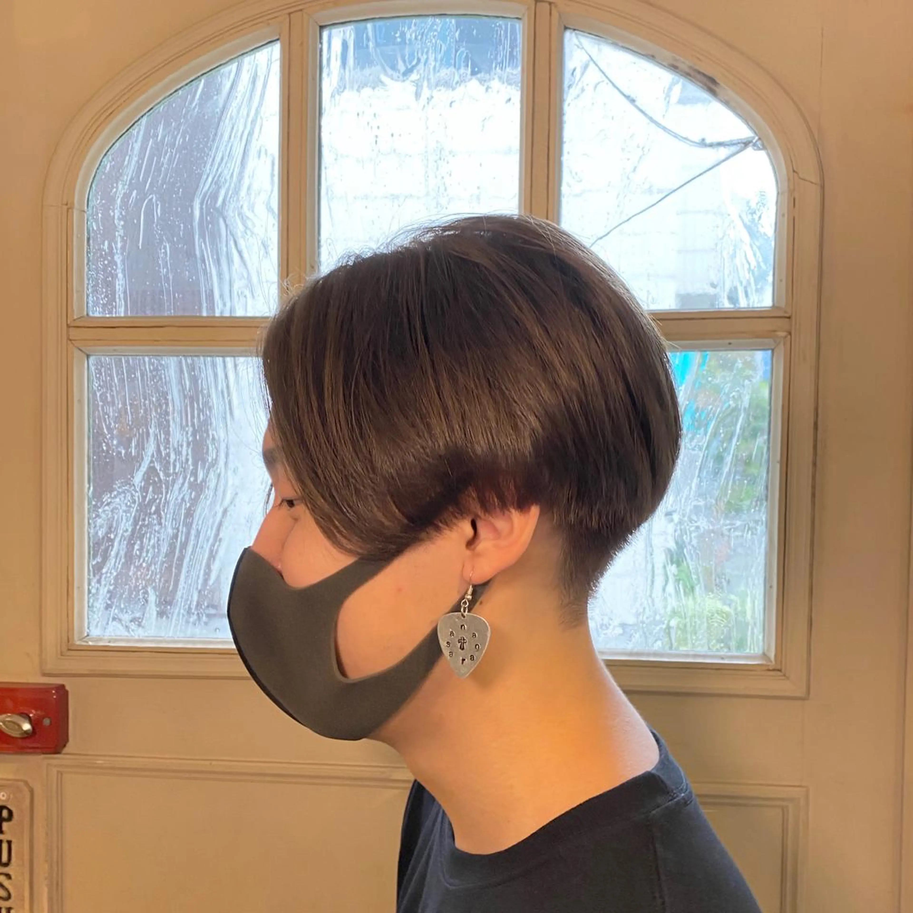 ミディアム カラー メンズ メンズブリーチ ベージュカラー ブリーチ ミルクティーベージュ カット ヘアカラー ヘッドスパ BRITS 渡辺 菜々子のヘアスタイル