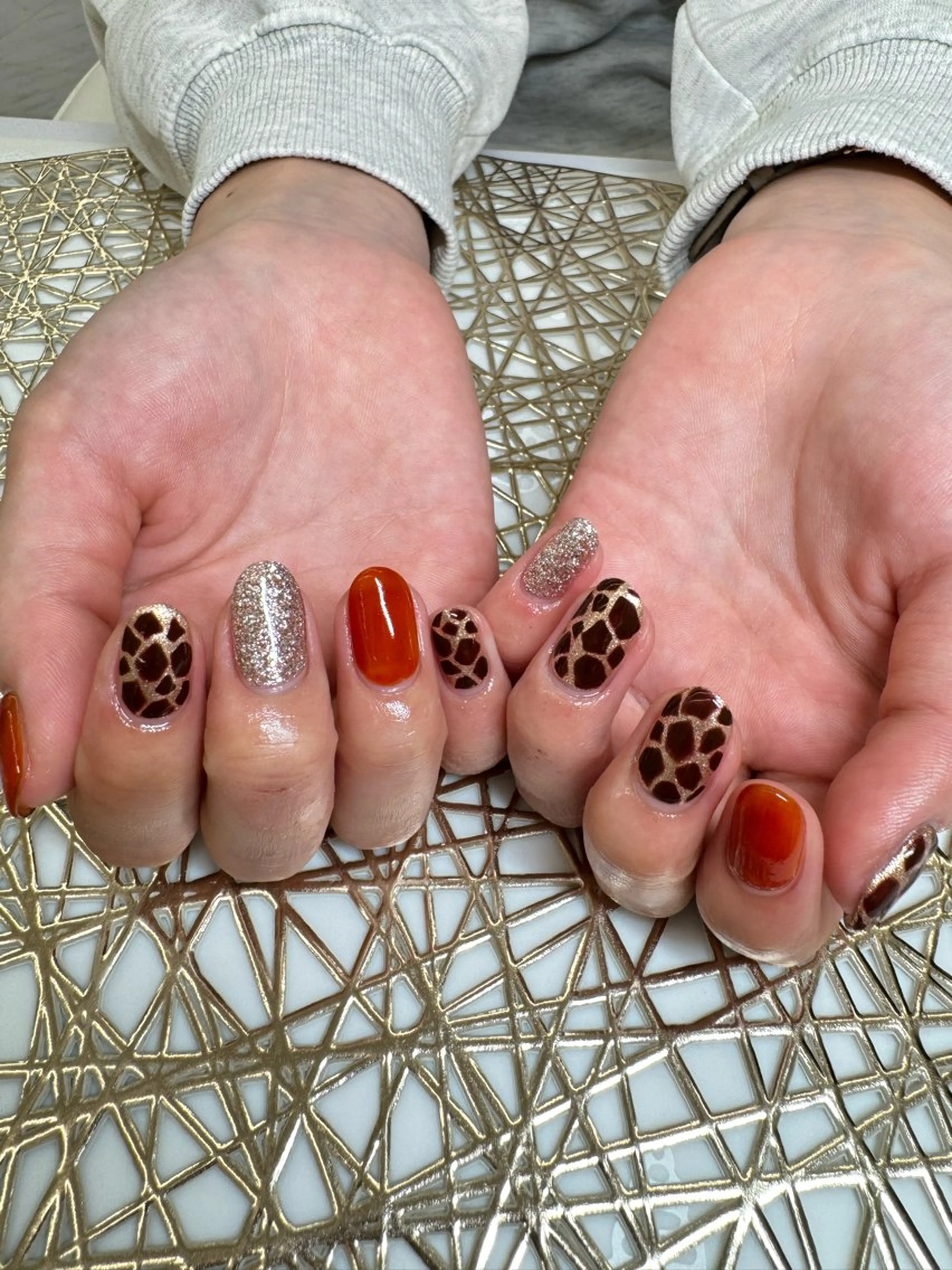 ネイル ジェルネイル パラジェル WHITELY みどりのネイルデザイン