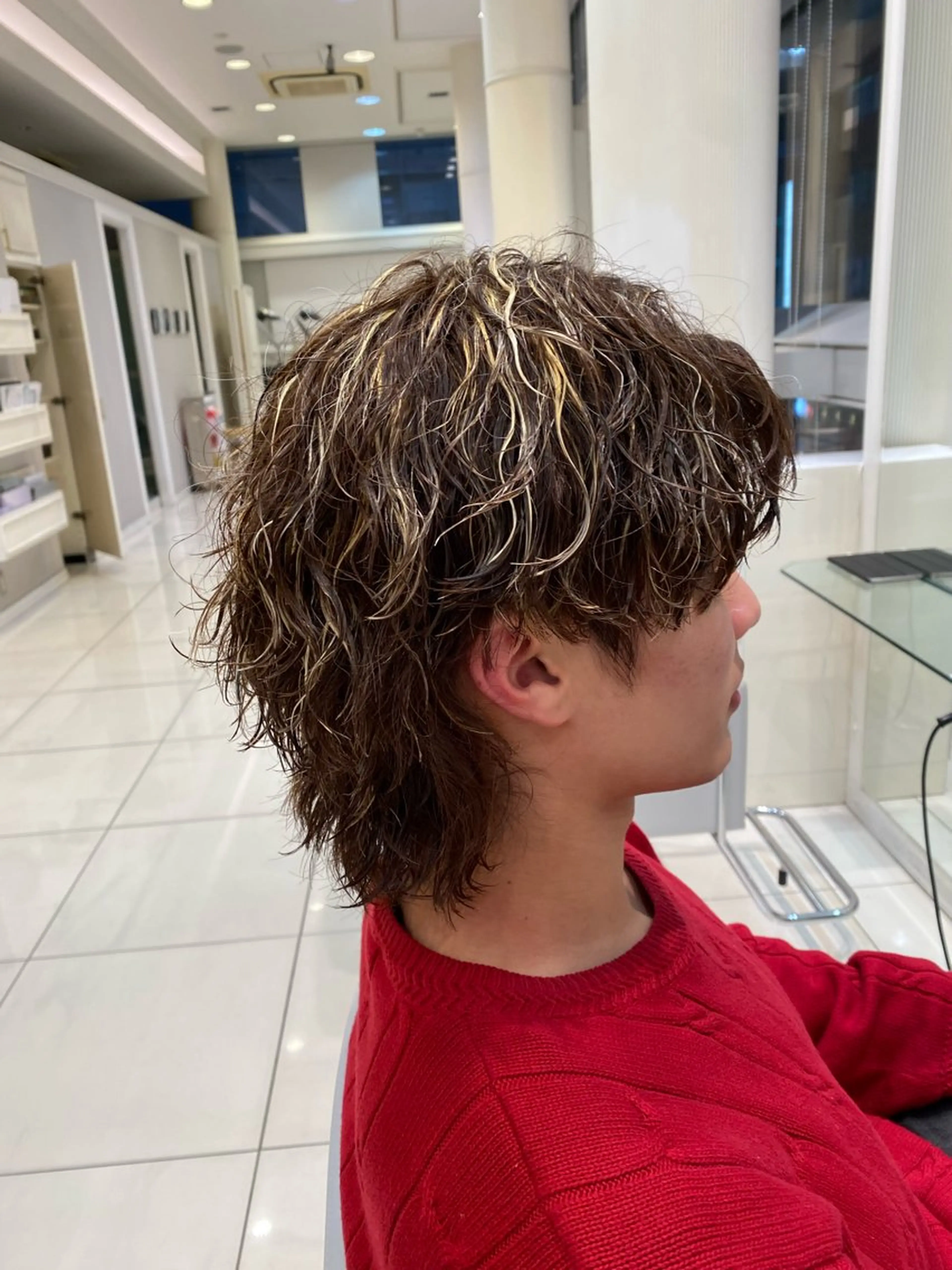 ミディアム カラー パーマ メンズ カット ヘアカラー パーマ トリートメント メンズ特化型美容師 栗山勇人のヘアスタイル