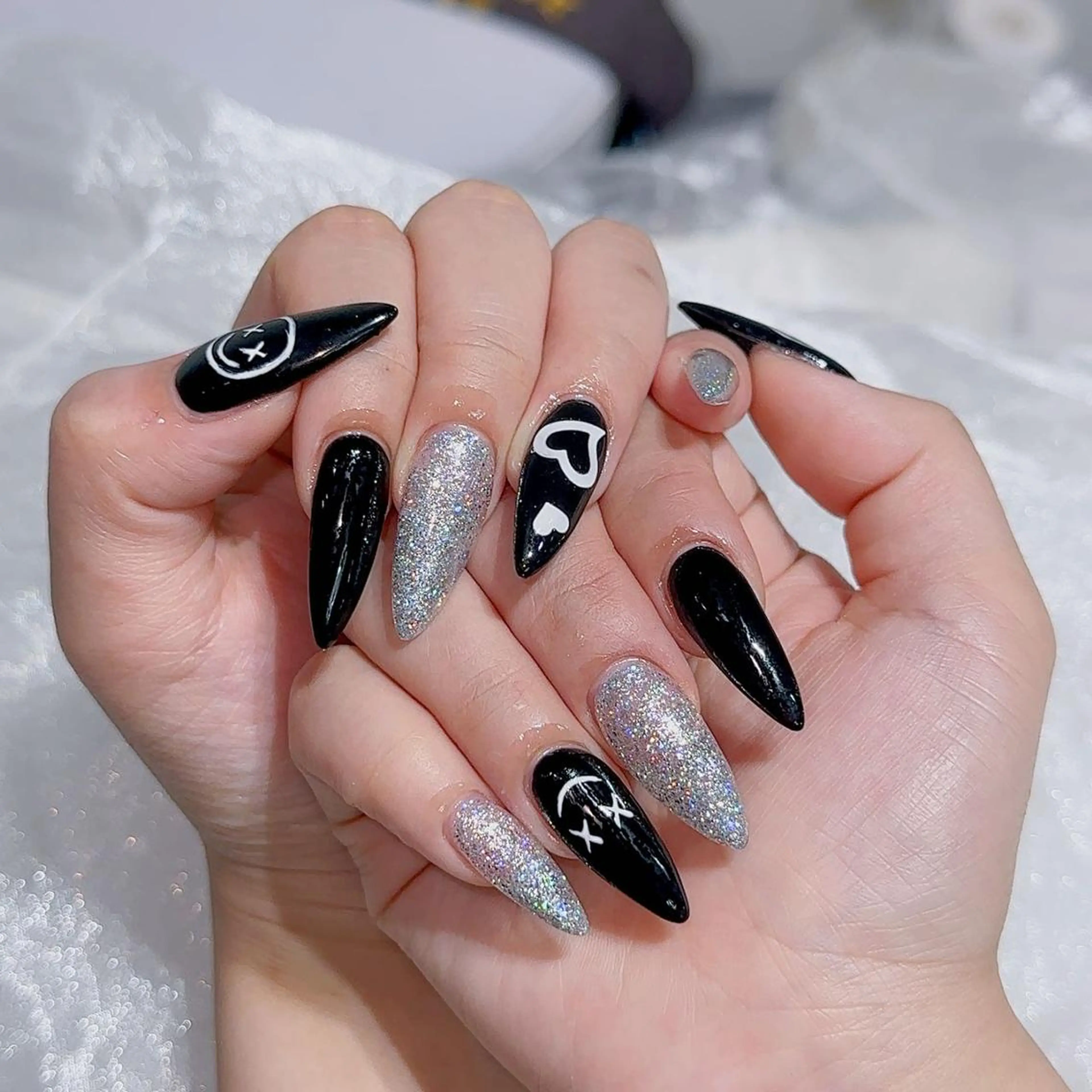 ネイル 長さ出し ネイルチップ Queens ciciのネイルデザイン