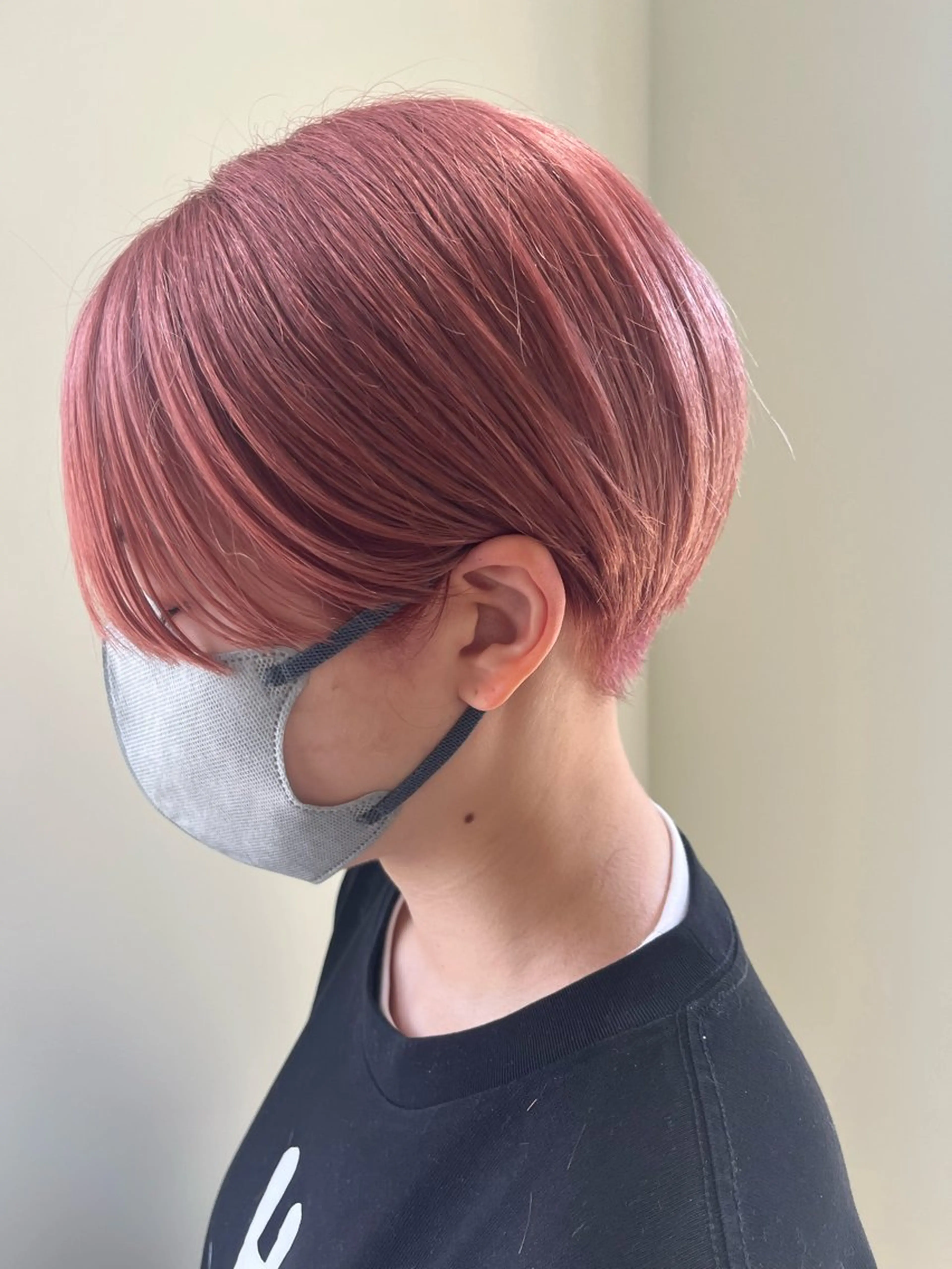 ショート カラー ヤナギウチ エリカのヘアスタイル