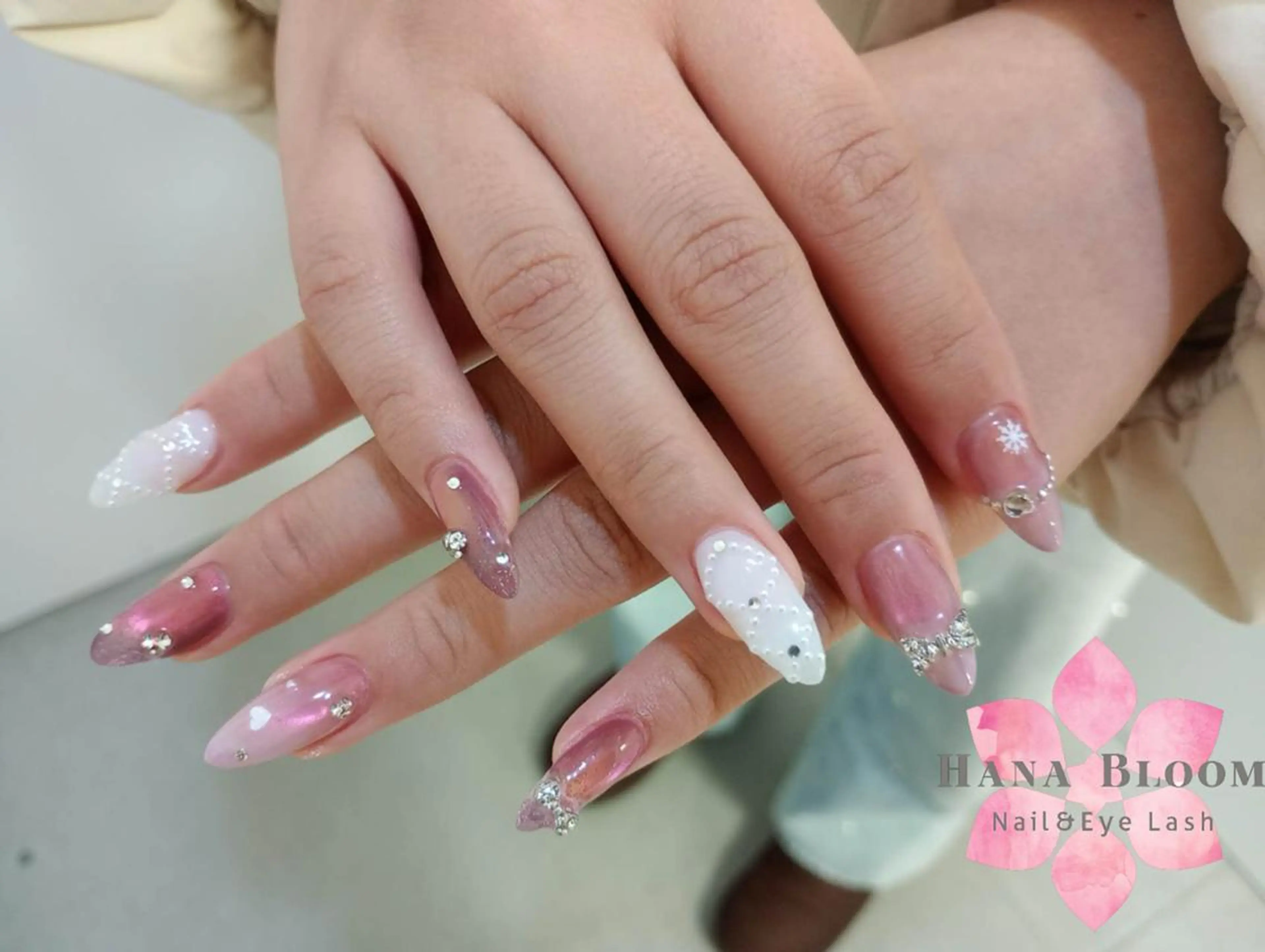ネイル 長さ出し フレンチネイル ジェルネイル マグネットネイル ミラーネイル ハンドネイル ハンドケア Hana Bloom Nail 渋谷道玄坂のネイルデザイン