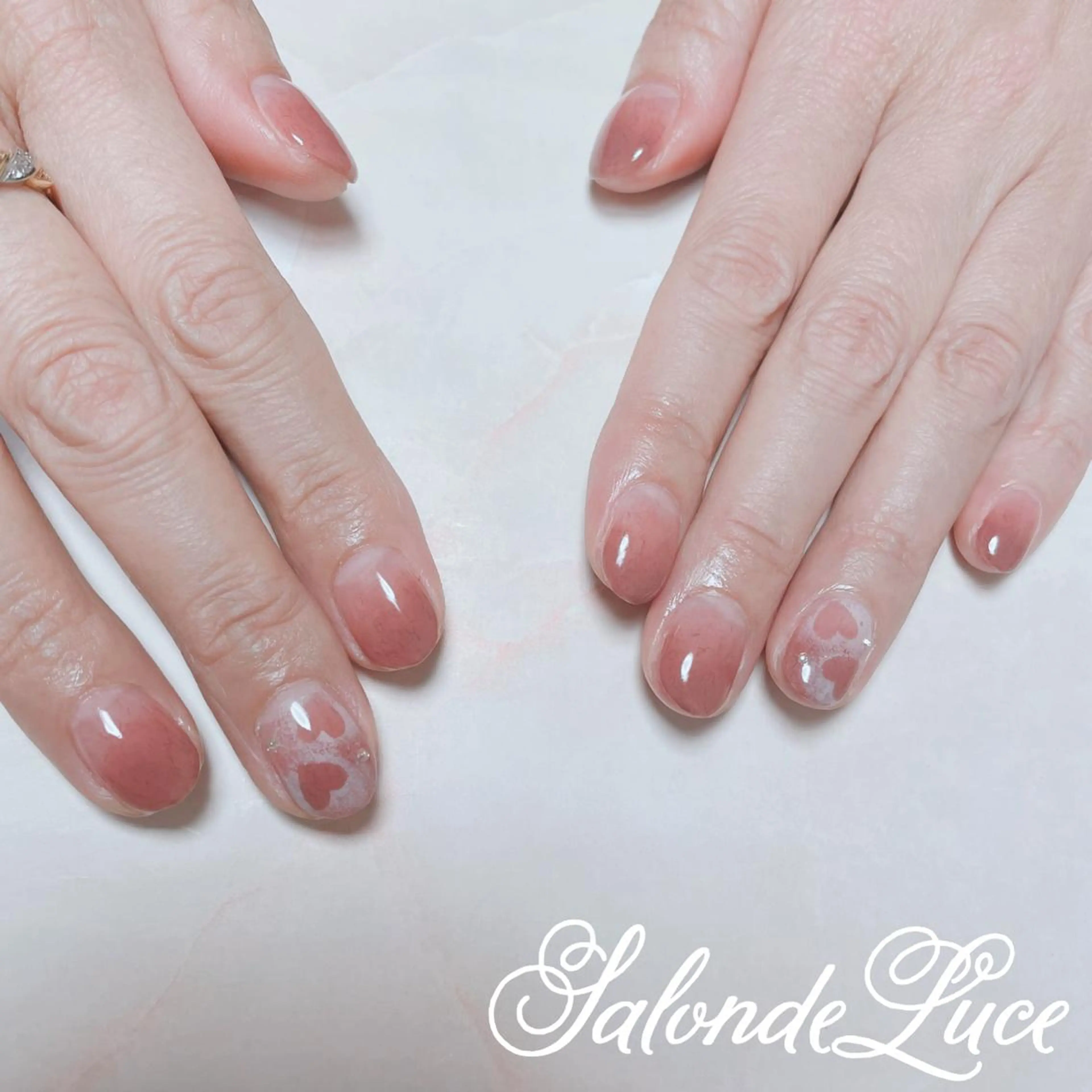 ネイル グラデーション ハート ハンドネイル Salon de Luceのネイルデザイン