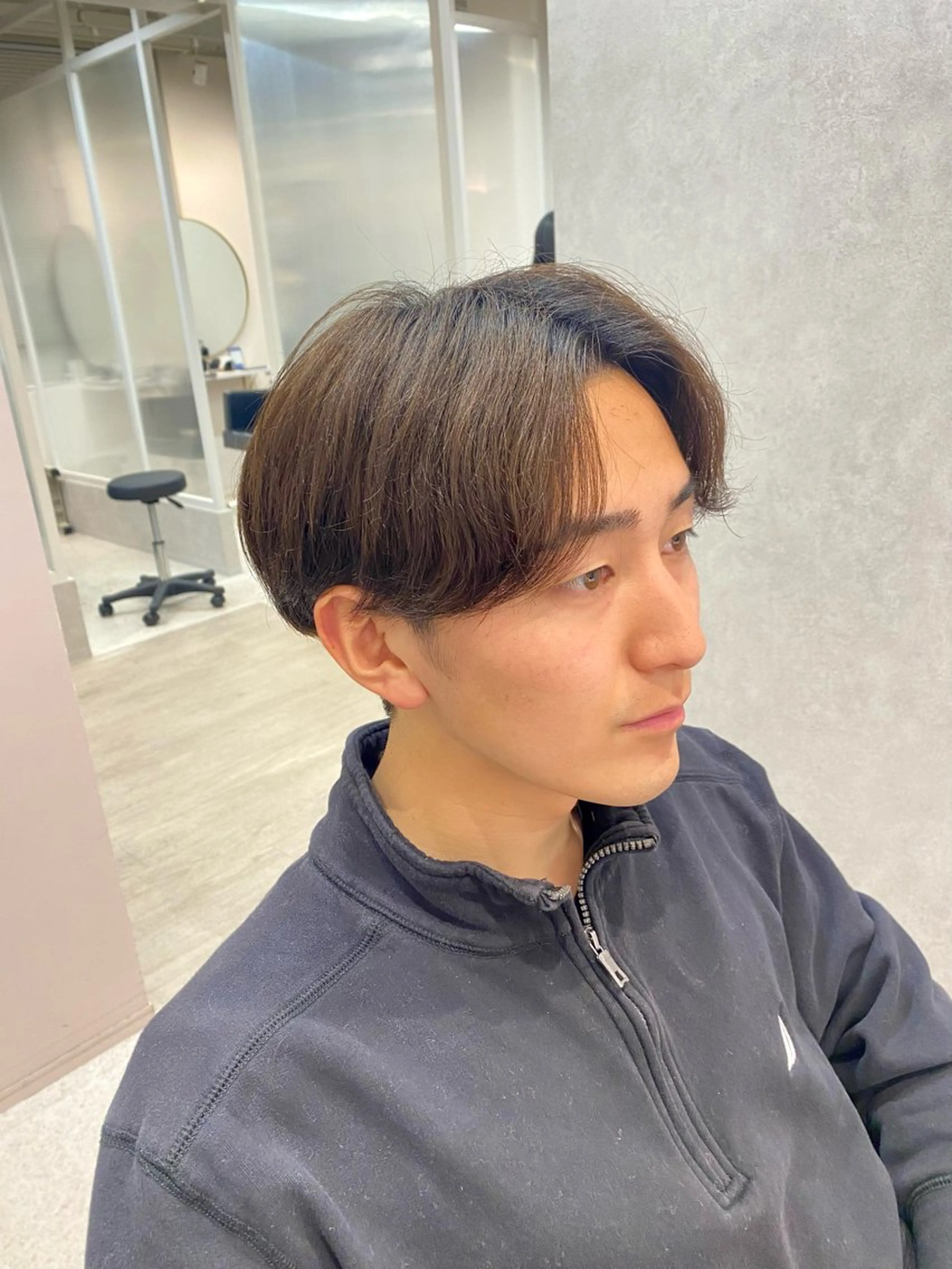 ショート メンズ センターパート カット 韓国🇰🇷艶髪 ケアカラーSHURIのヘアスタイル