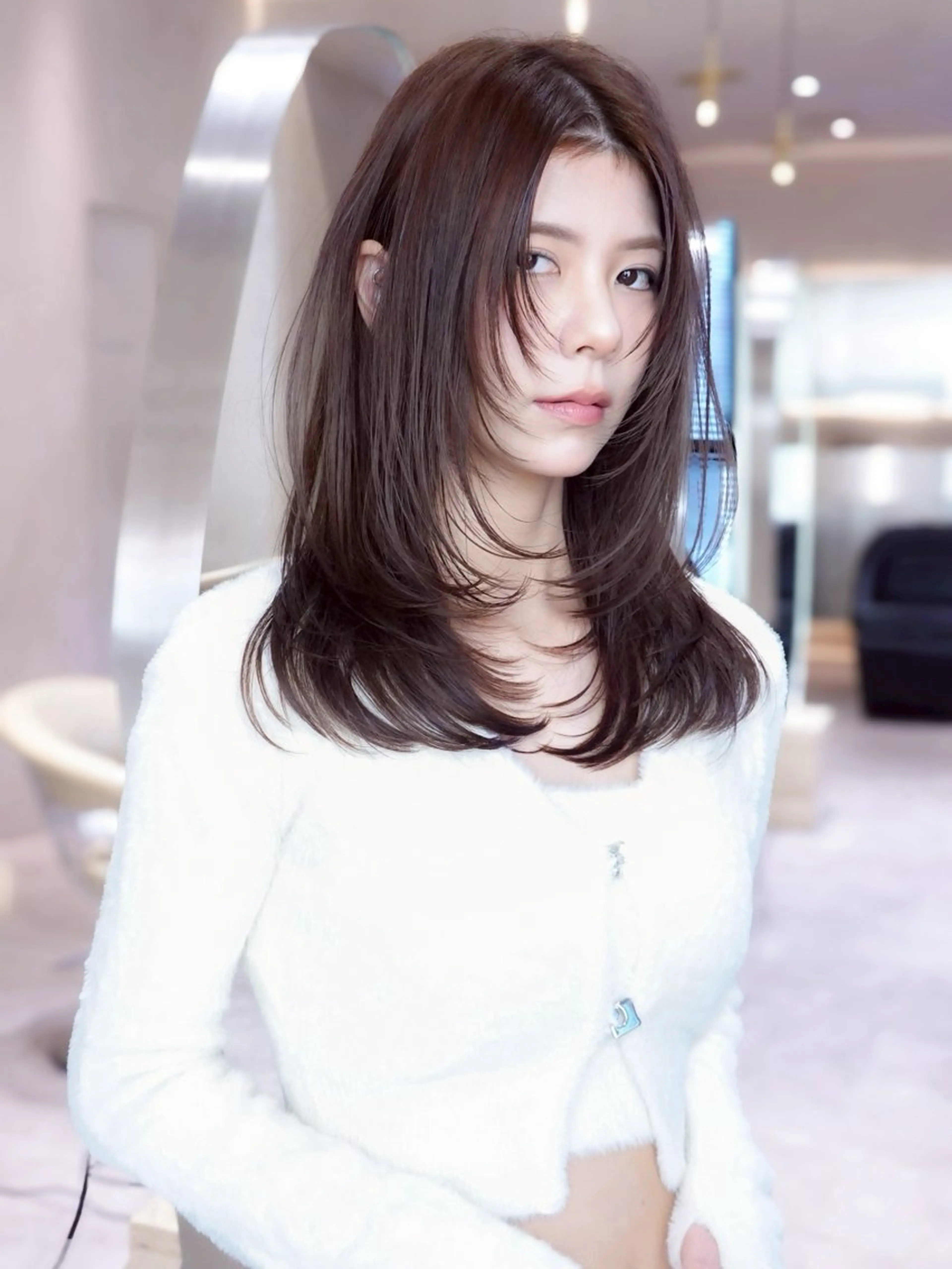 ミディアム カット 渋谷/韓国レイヤー ハッシュ/堅亘🟩のヘアスタイル