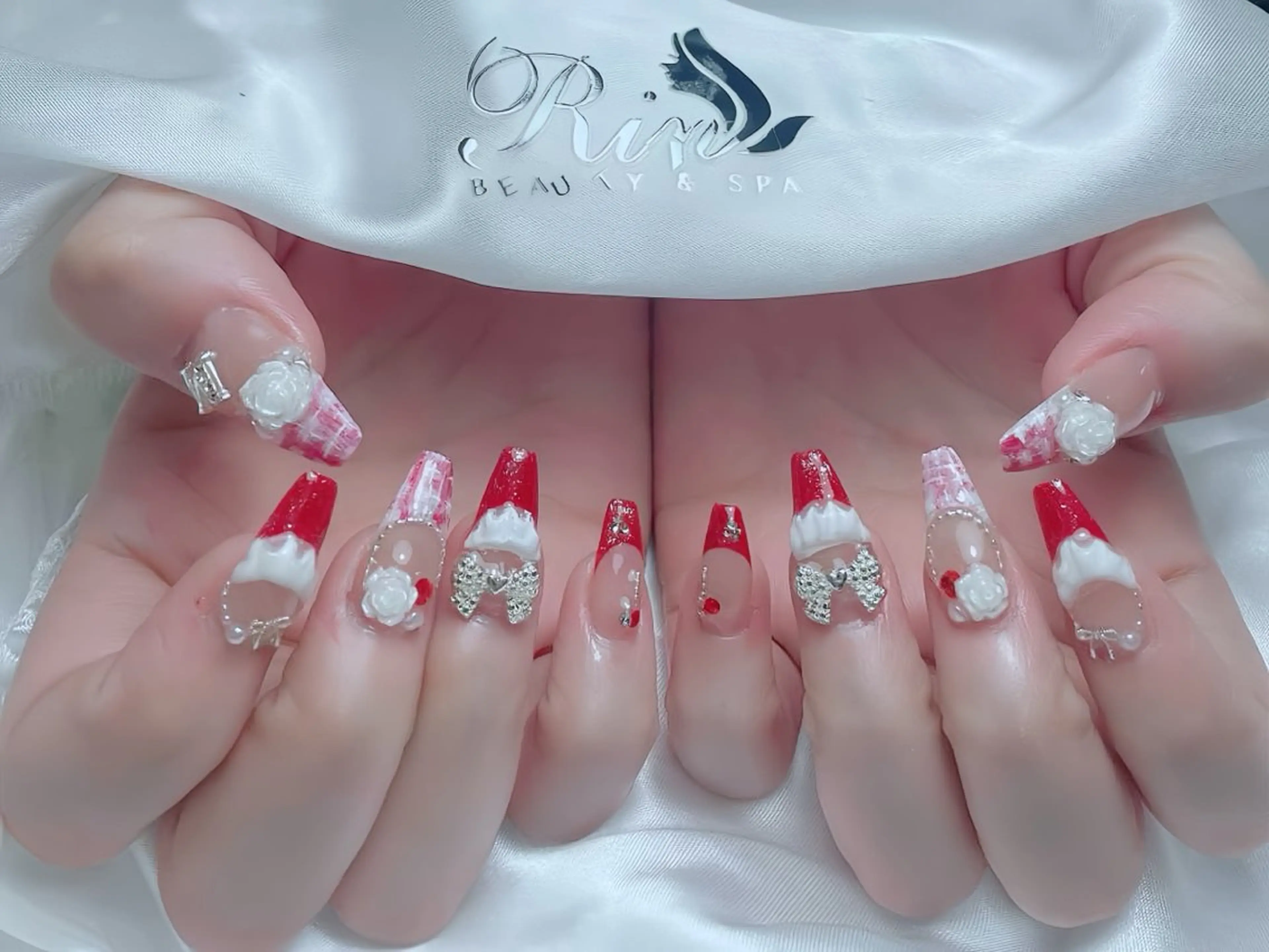 ネイル アニマル柄 ボルドー ブラウン チークネイル フレンチネイル ハンドネイル Rin Nail 新大久保店のネイルデザイン