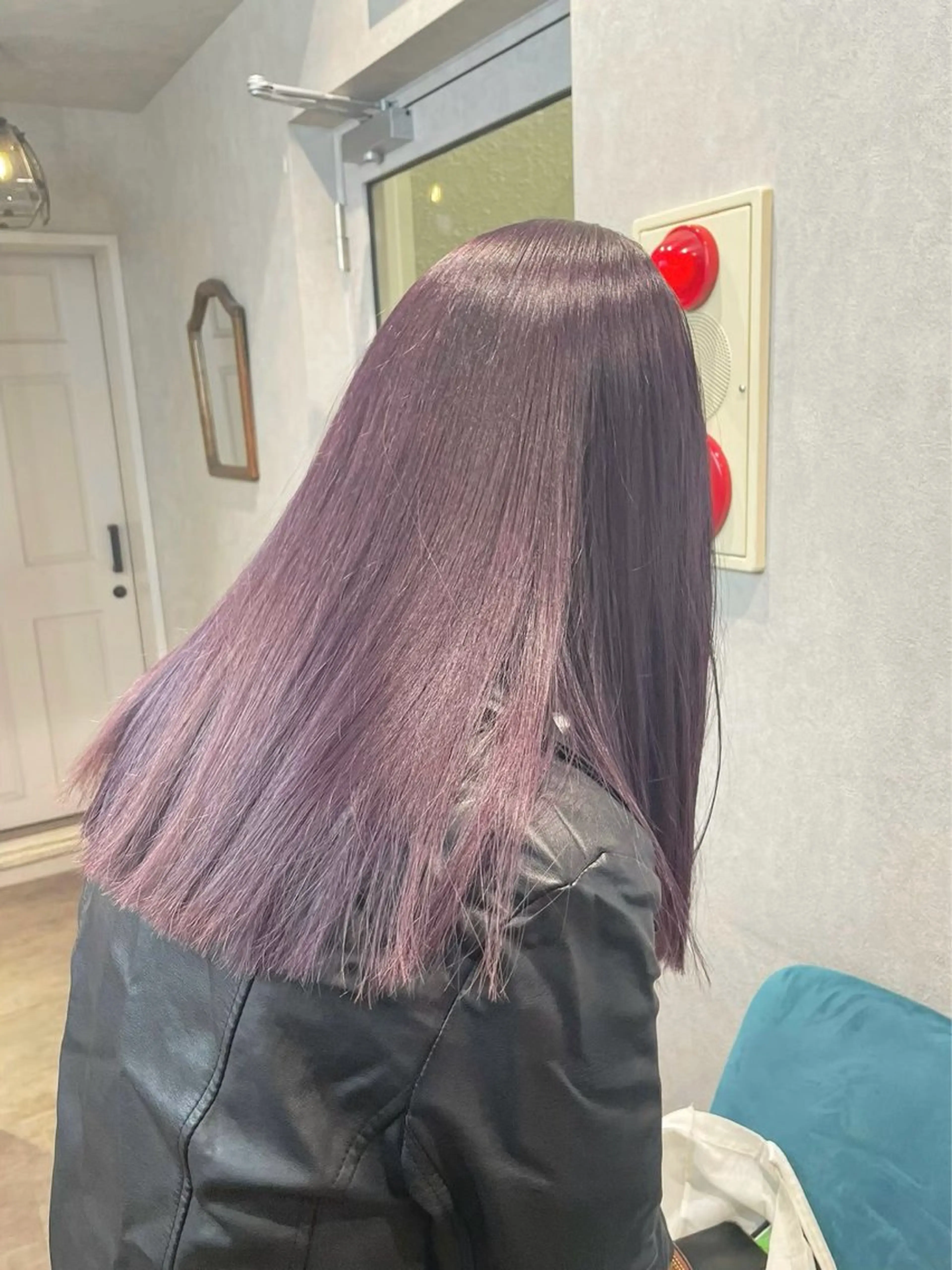 セミロング 顔周りカット ハイライト 髪質改善 韓国風ヘア 縮毛矯正 ヘアカラー 艶カラー/ハイトーン ミサキのヘアスタイル