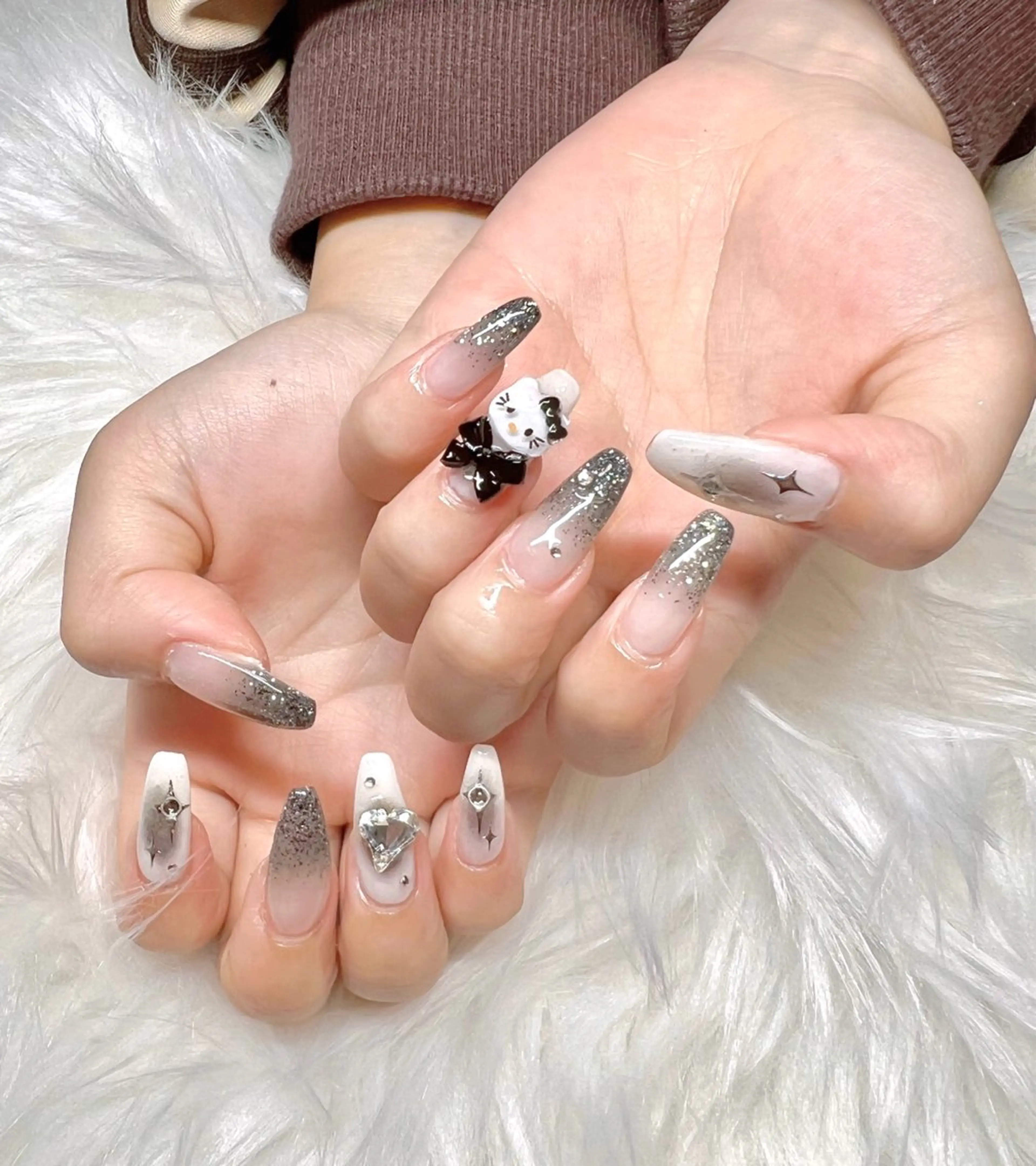 ネイル チークネイル ハンドネイル CHARME 🤎〔RINA〕のネイルデザイン