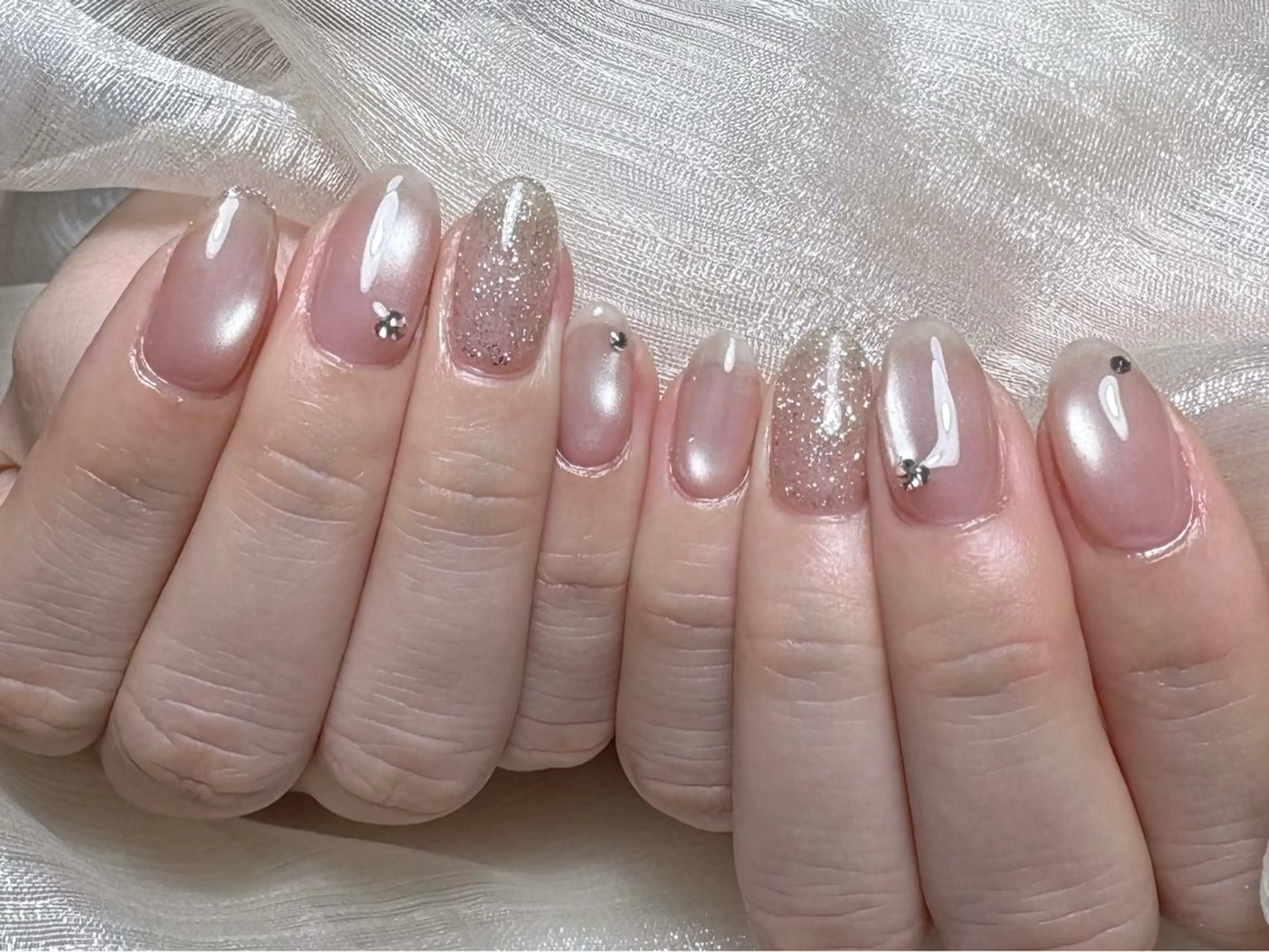 ネイル オーロラネイル フレンチネイル ジェルネイル ガラスフレンチ 韓国ネイル ハンドネイル Nail Jolieのネイルデザイン