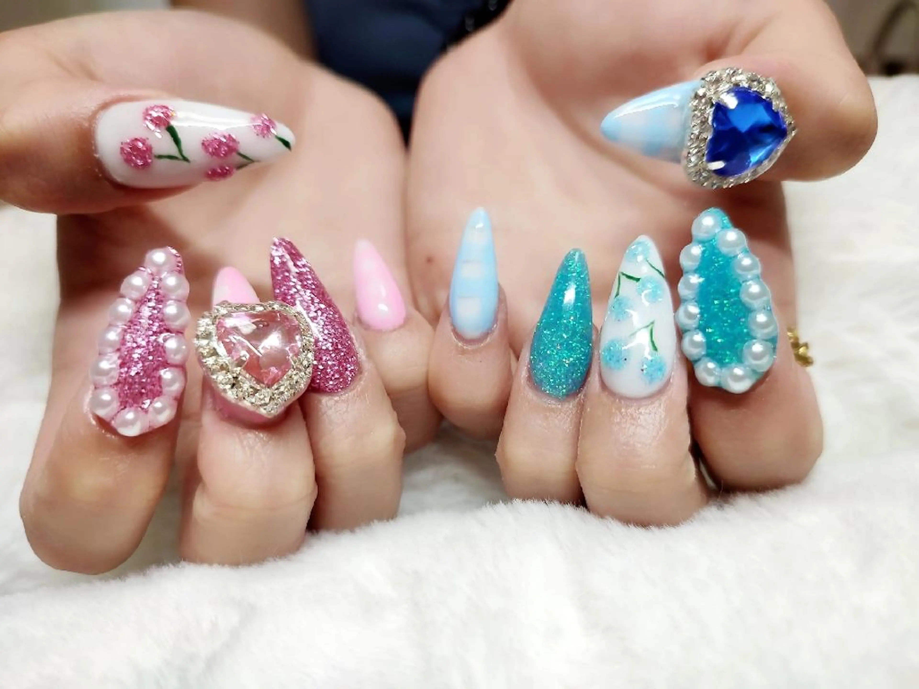 ネイル ハンドネイル RUNWAY 　　の眉毛・アイブロウイメージ