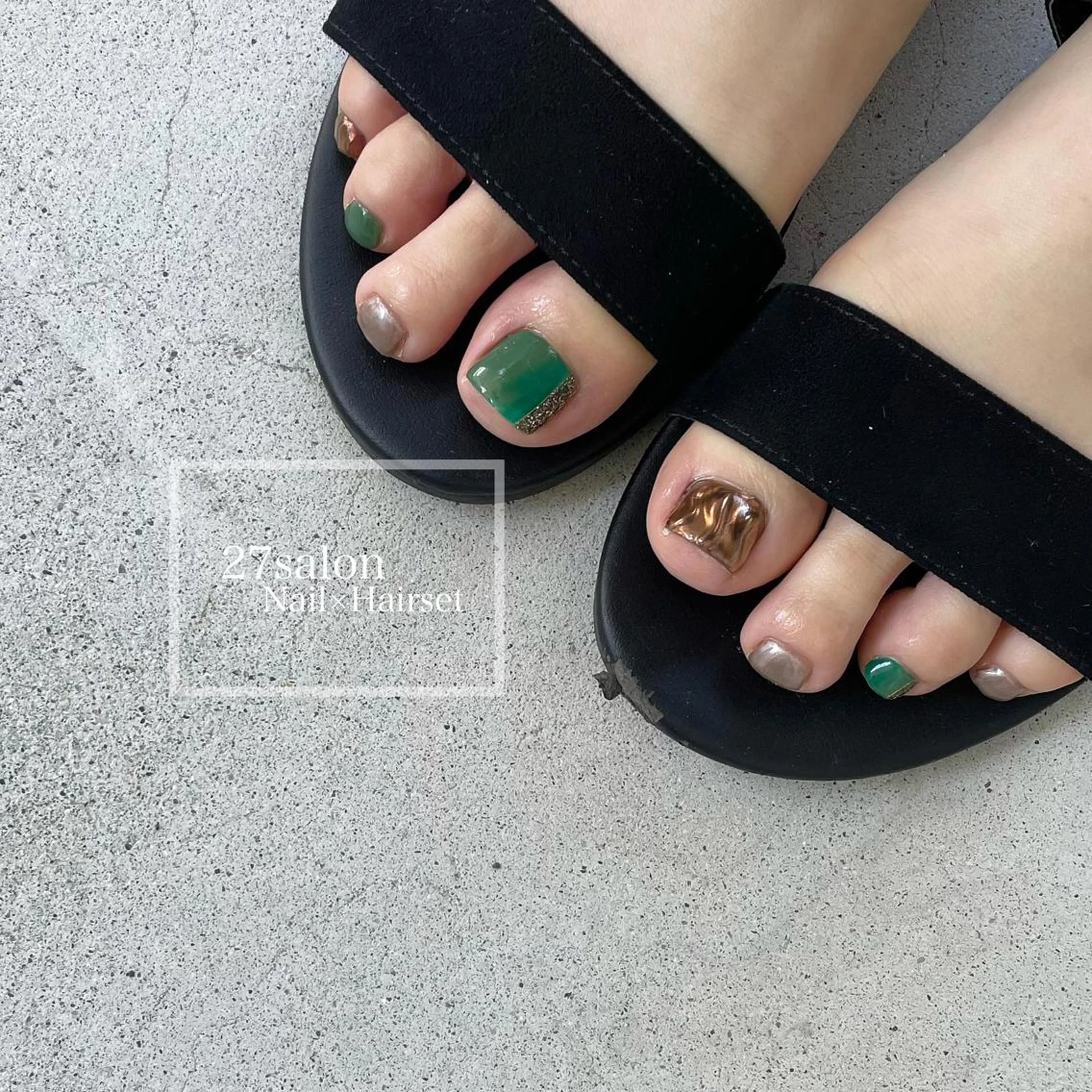 ネイル ブラウン フットネイル グリーン ミラーネイル 27salon yuinaのネイルデザイン