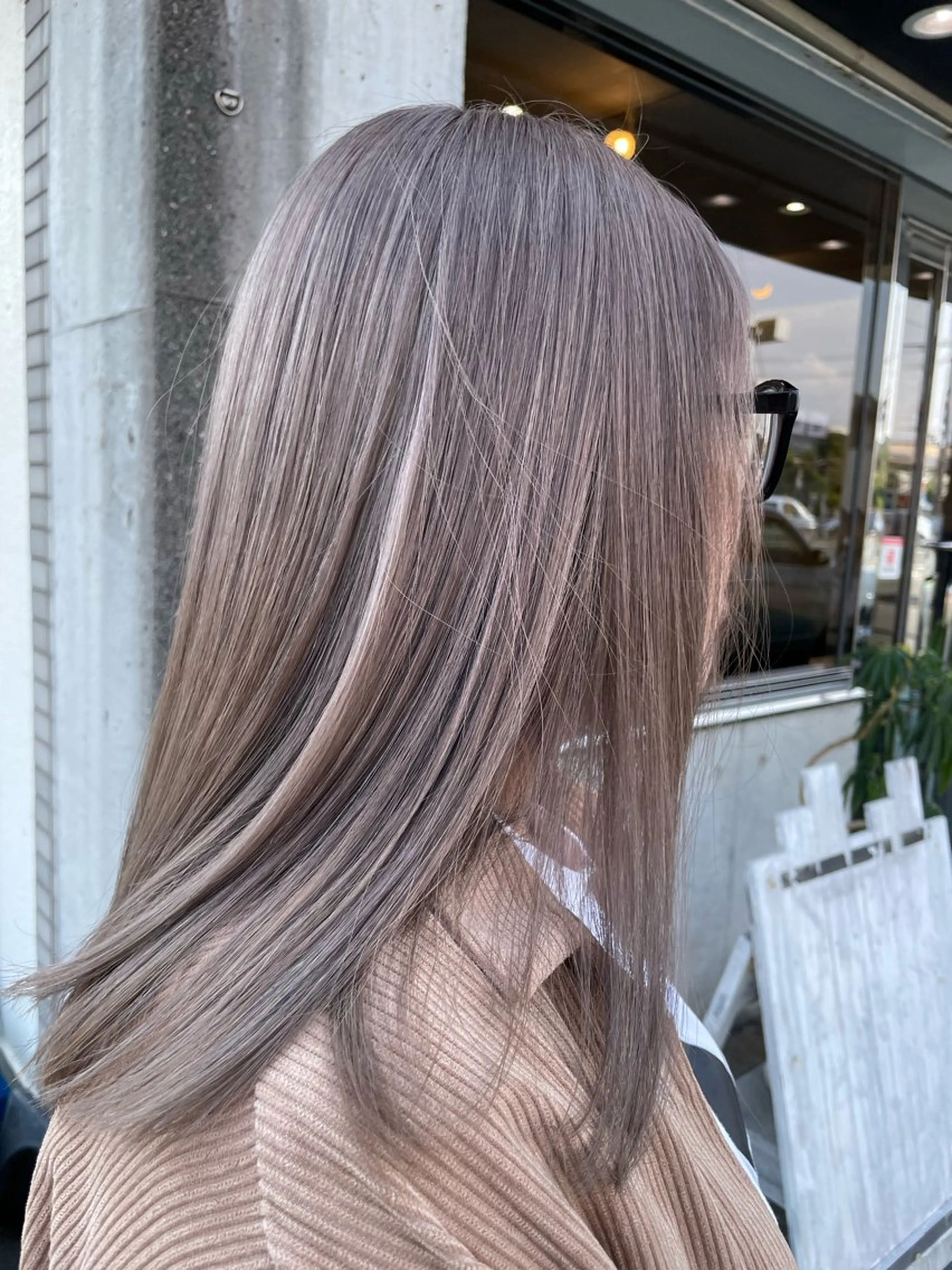 ミディアム カラー 透明感カラー シモダ クルミのヘアスタイル