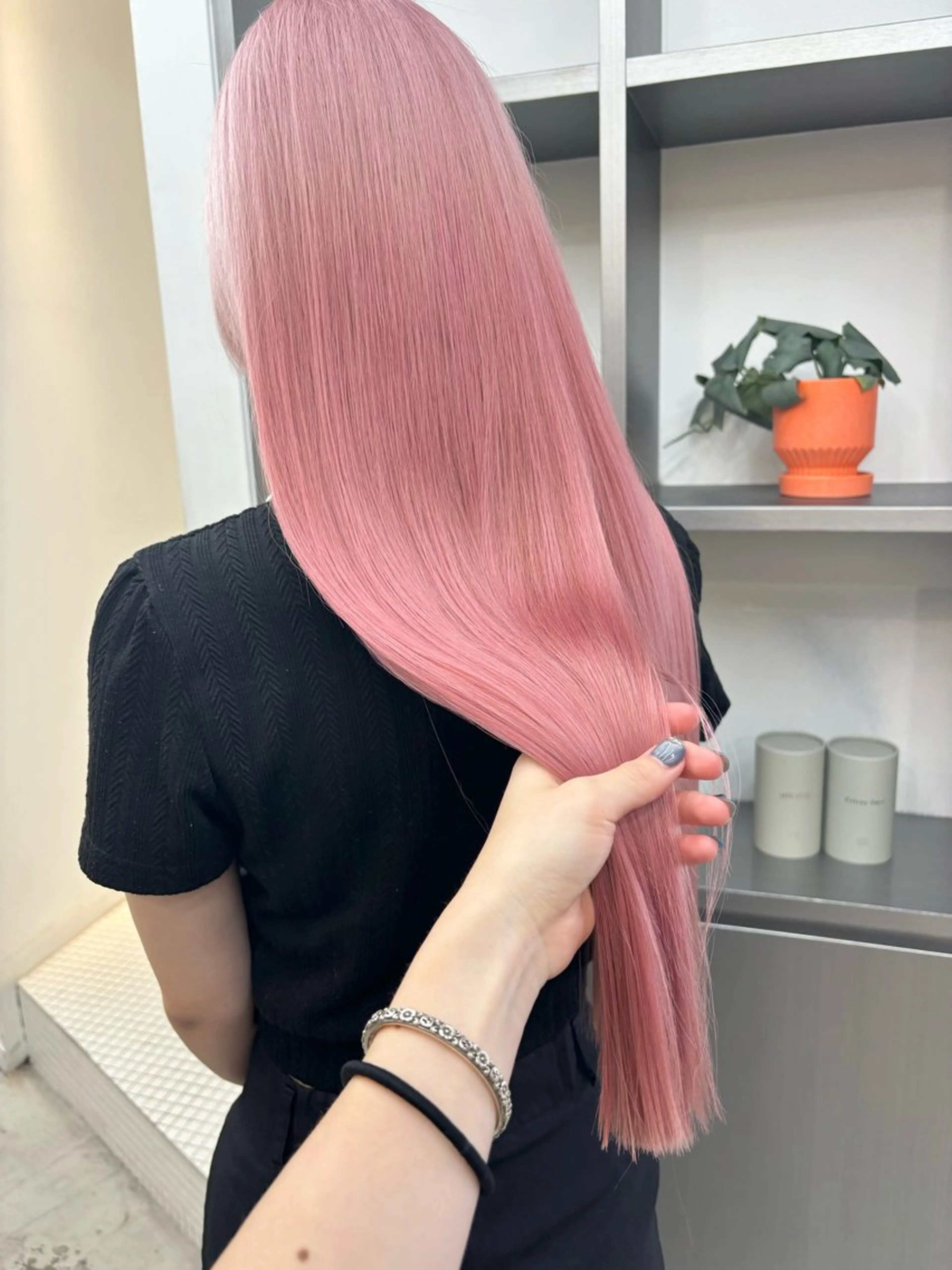 ロング カラー ヘアアレンジ ブリーチ ダブルカラー ピンクカラー ヘアカラー 🎨ハイトーン/ 切りっぱなし みつきのヘアスタイル