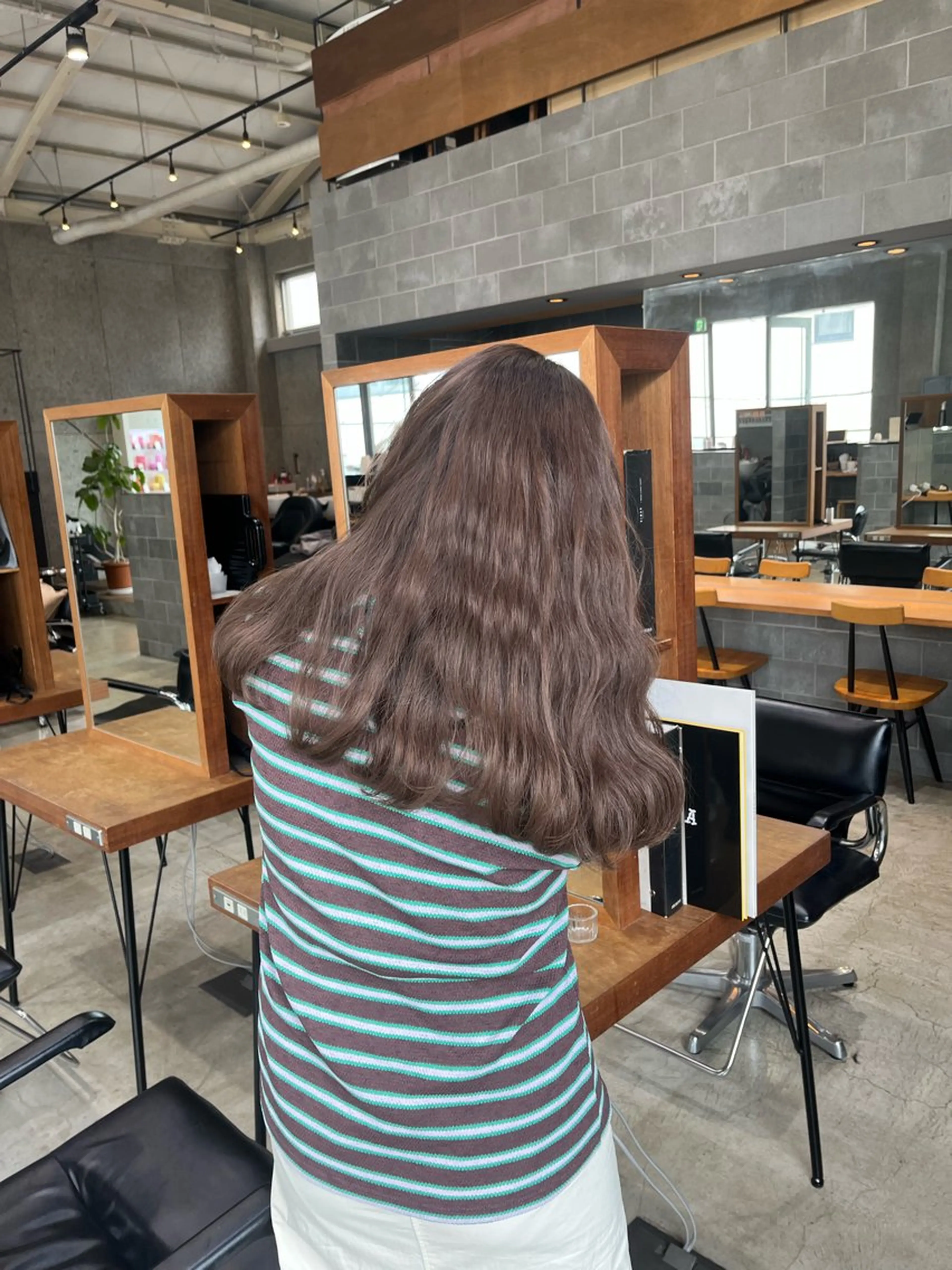 セミロング カラー ヘアカラー トリートメント ヒラノホナミ 🫧透ける艶髪🫧のヘアスタイル