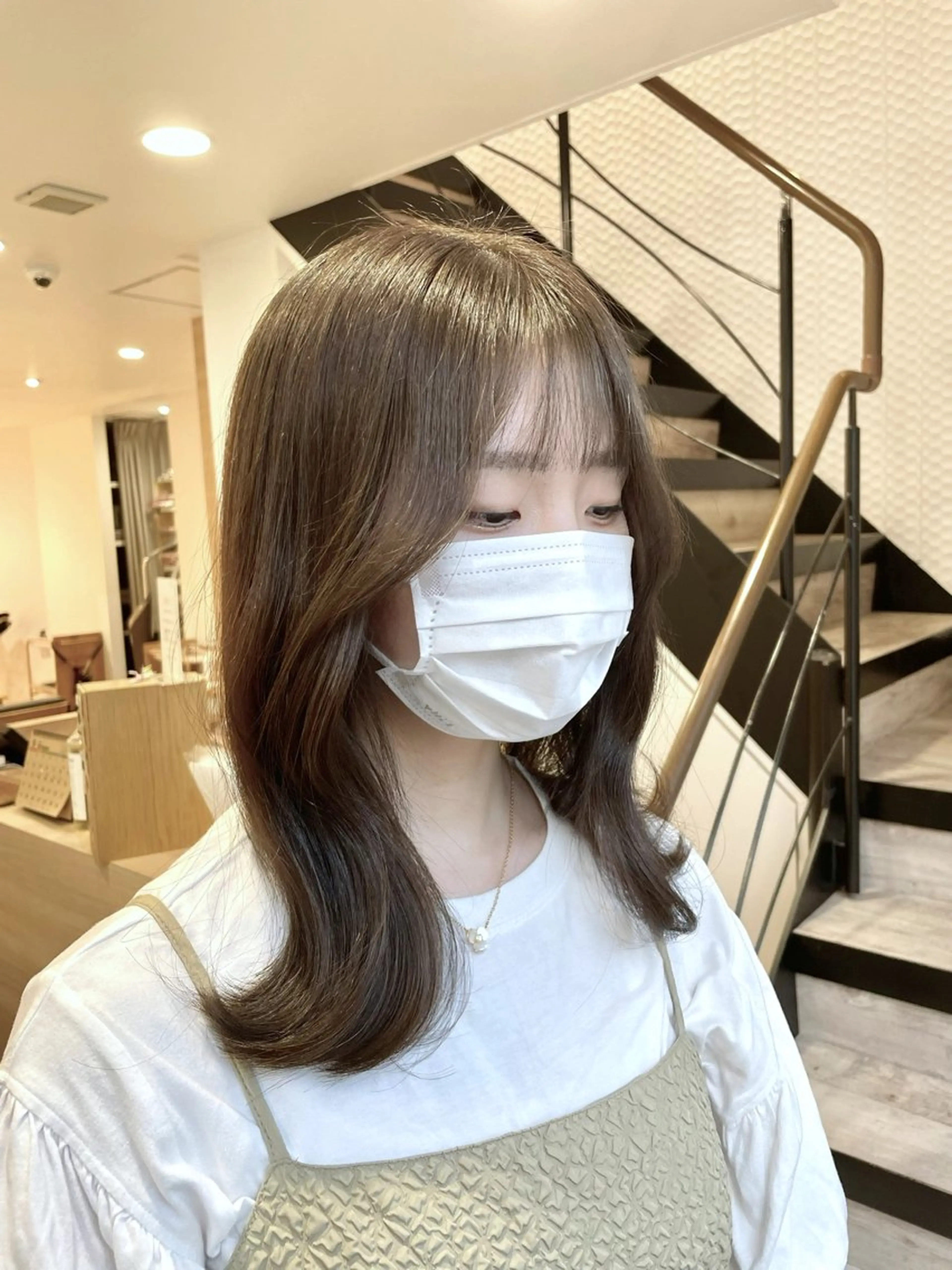 ミディアム カラー ベージュカラー くびれヘア 顔まわりレイヤー 顔周りカット レイヤーカット 高尾亮輔/ ボブ特化美容師のヘアスタイル