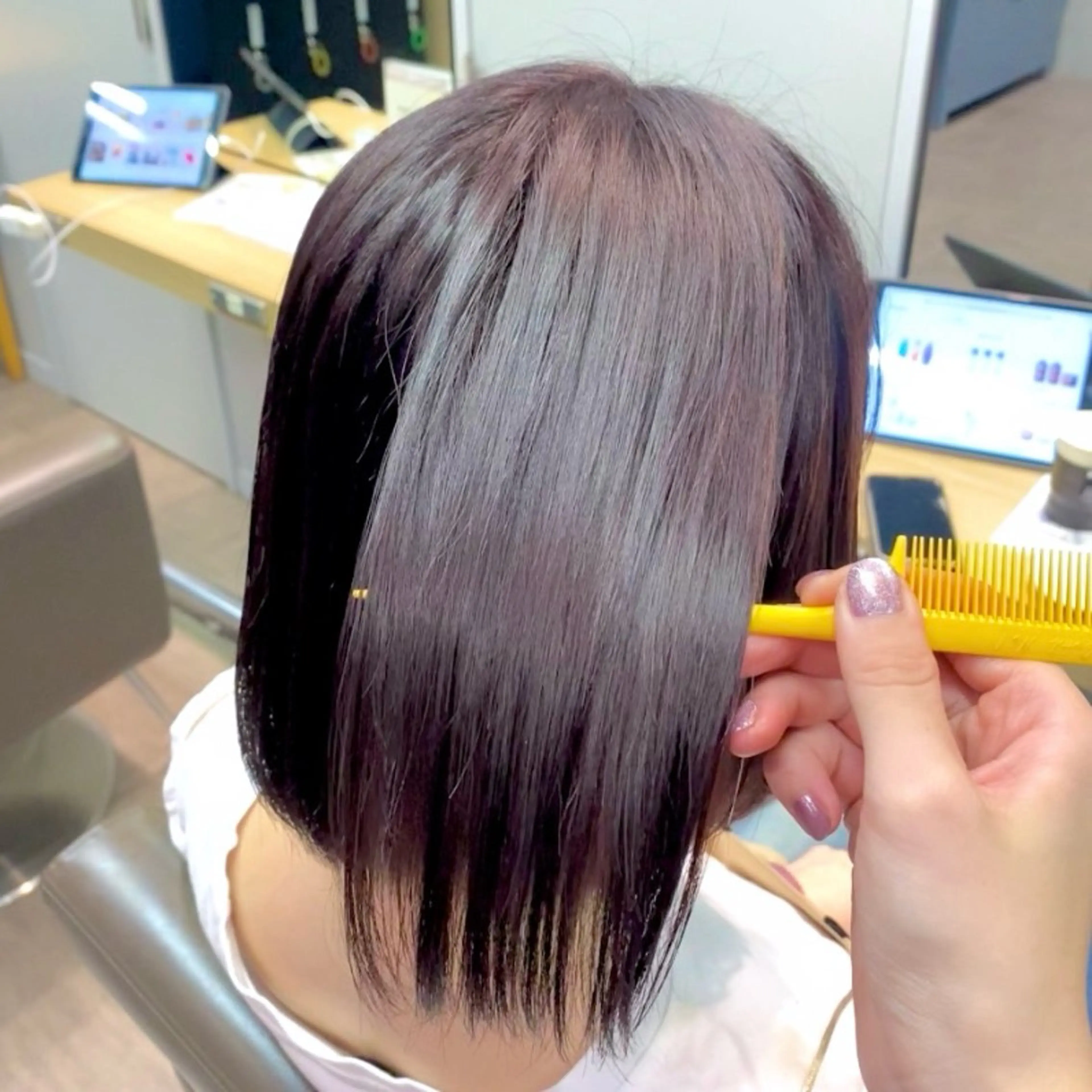 ミディアム パープルカラー 艶暖色カラー🍒 縮毛矯正ほののヘアスタイル