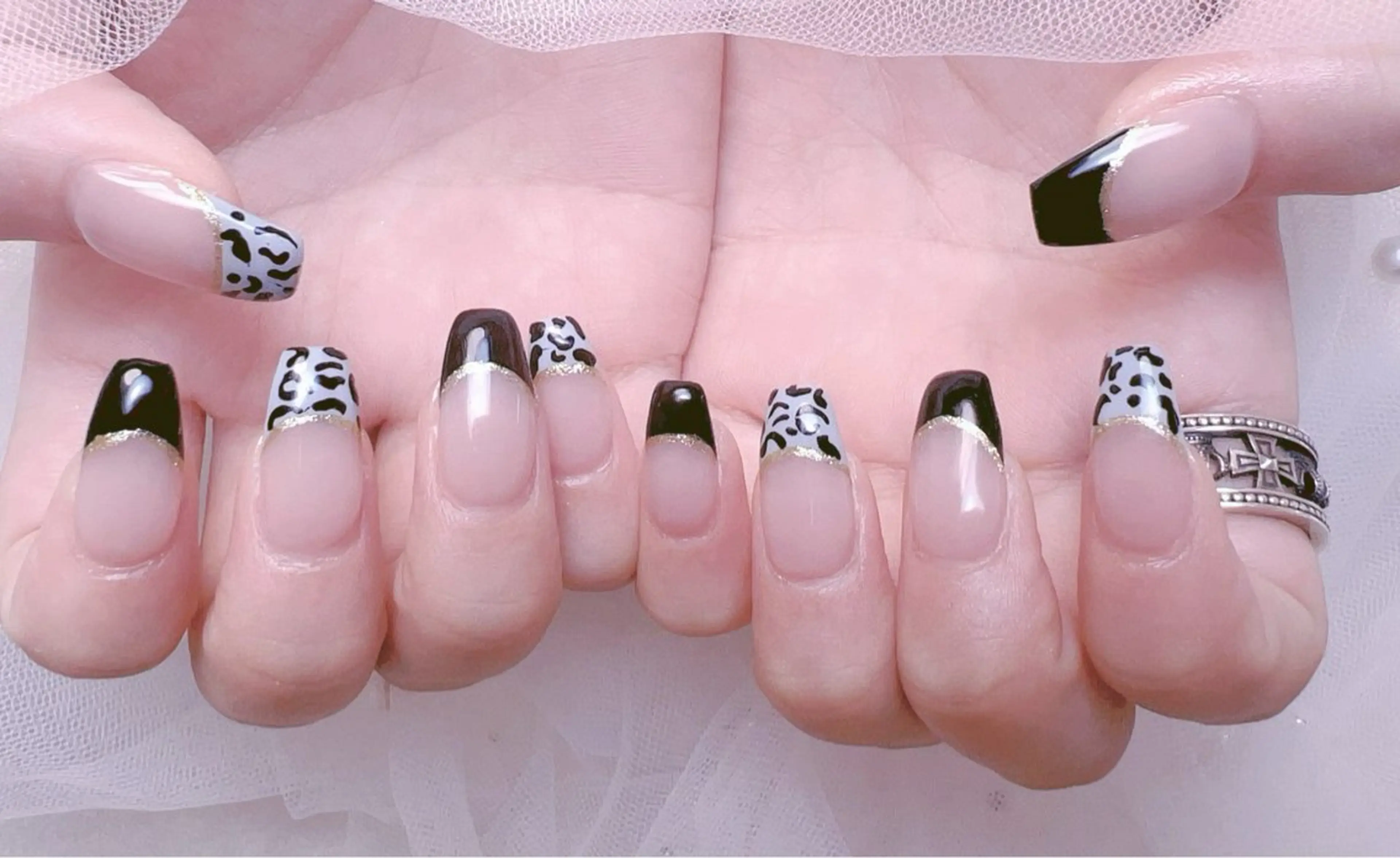 ネイル フレンチネイル ジェルネイル ハート 韓国ネイル マグネットネイル ハンドネイル ネイルサロン lotusのネイルデザイン