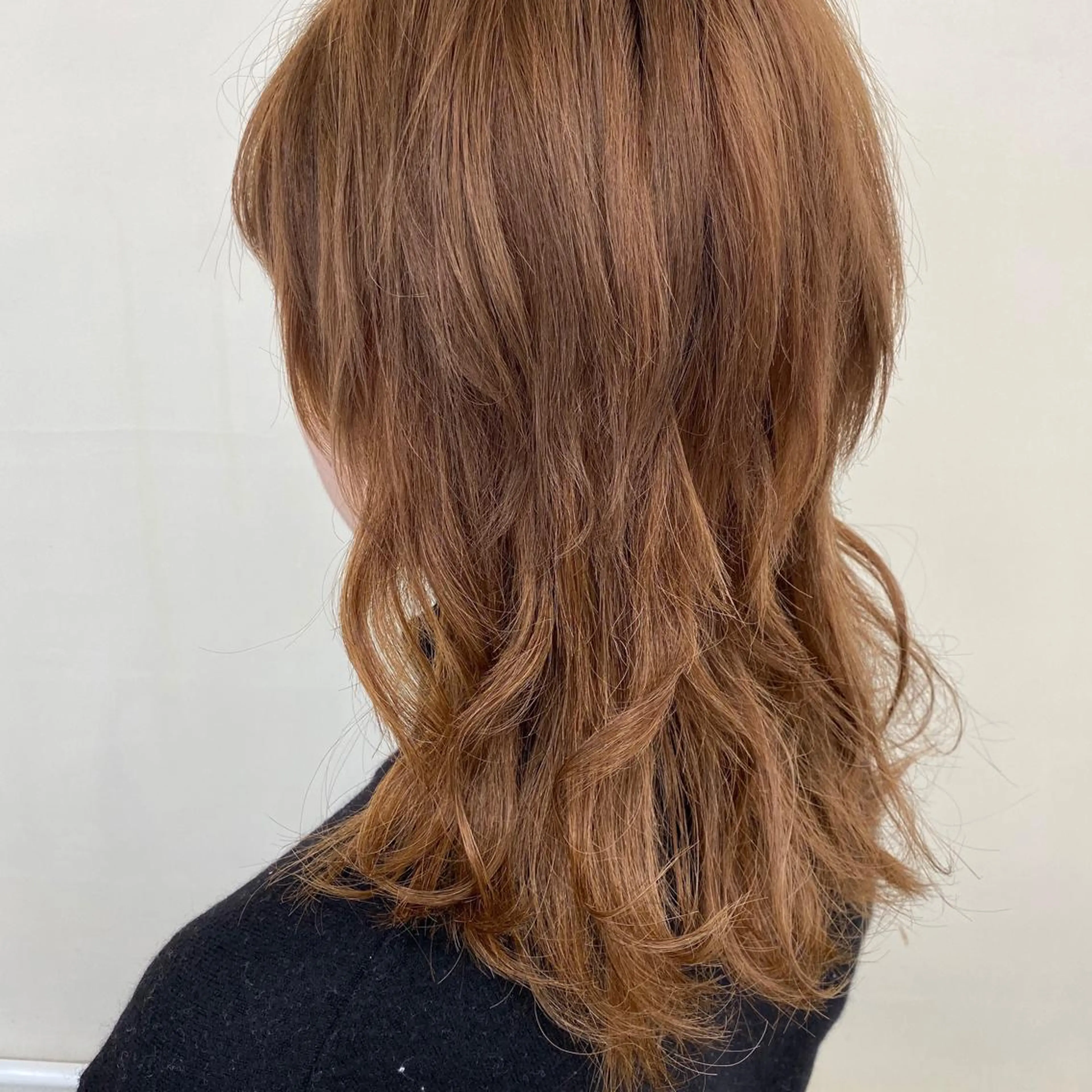 セミロング ウルフカット エクステ ハイトーン 💭黒崎ハルカのヘアスタイル