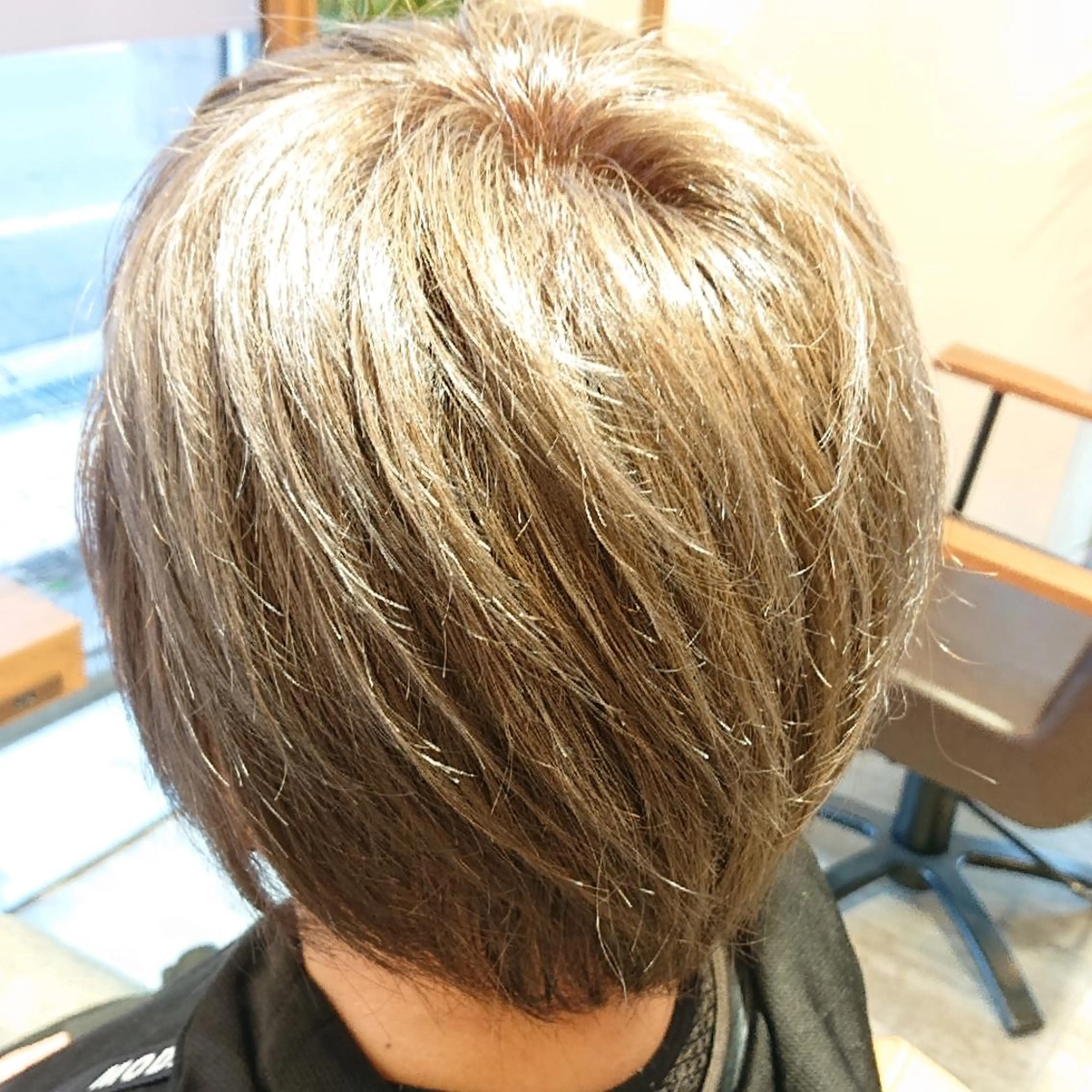 ショート カラー ブリーチ ヘアカラー トリートメント 村田 和志のヘアスタイル