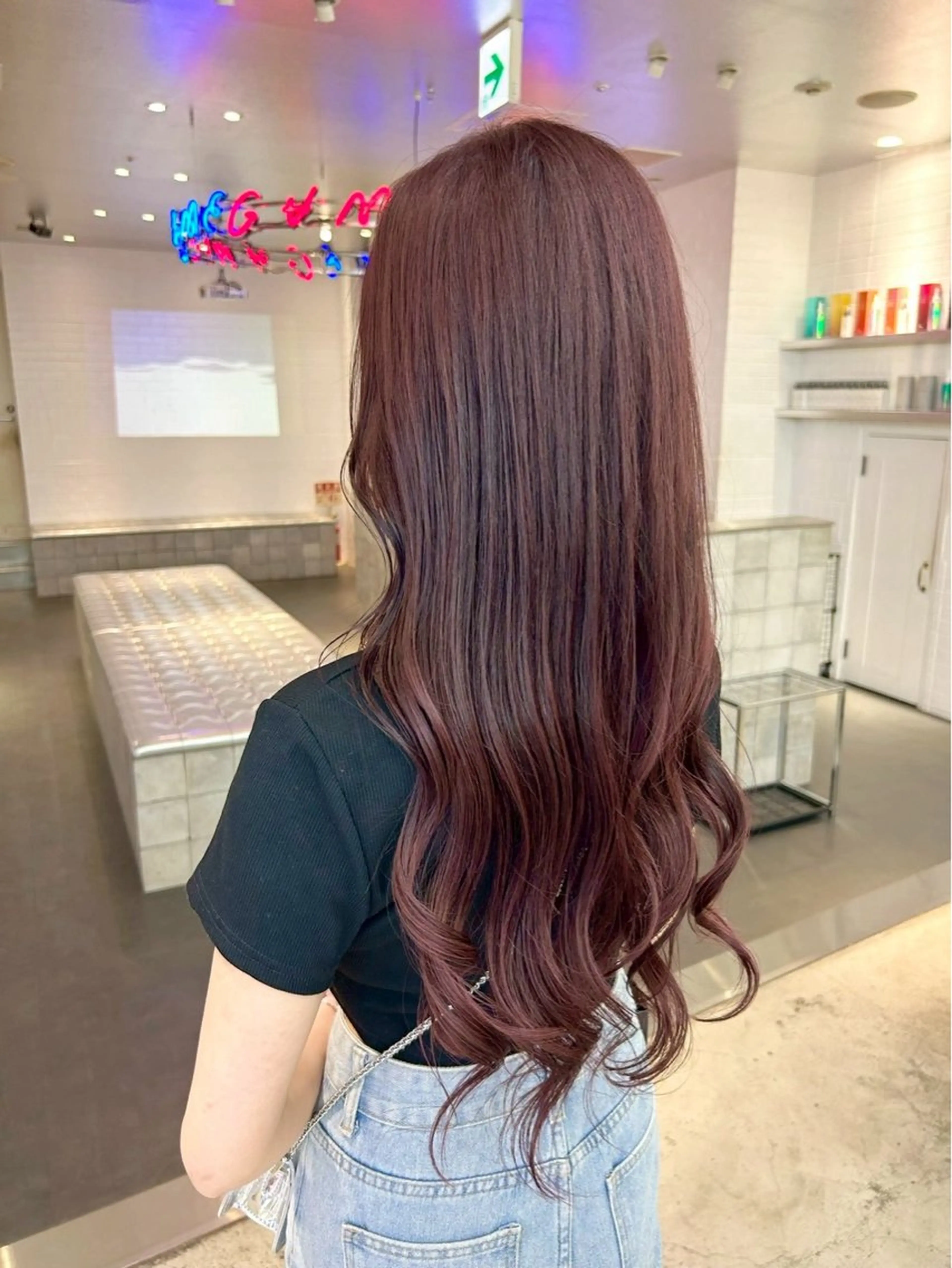 ミディアム カラー ヘアアレンジ ボルドーカラー トリートメント 八木ケ谷 澪のヘアスタイル