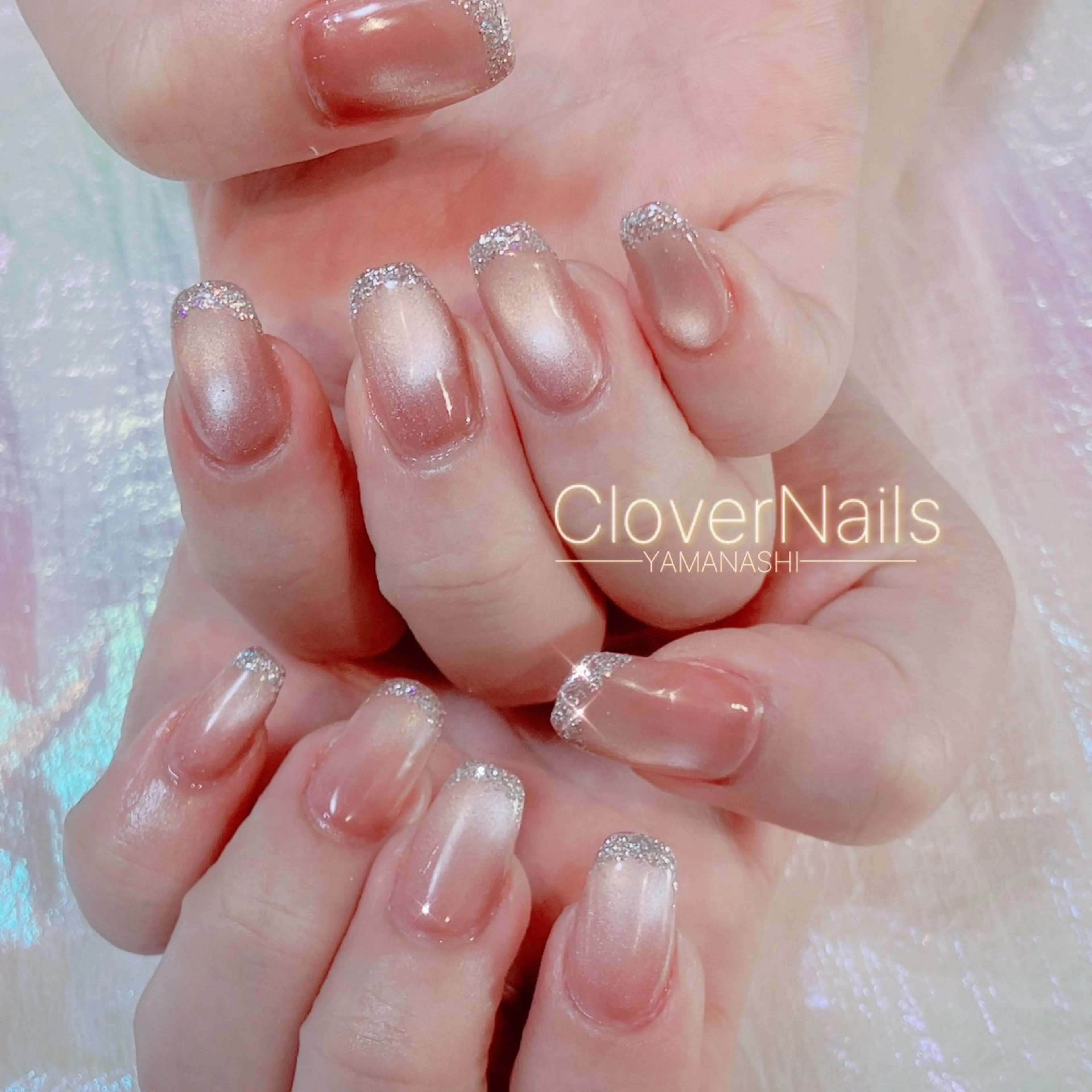 ネイル フレンチネイル グラデーション ラメ(グリッター) オフィスネイル シルバー ハンドネイル 自宅ネイルサロン クロバーネイルのネイルデザイン