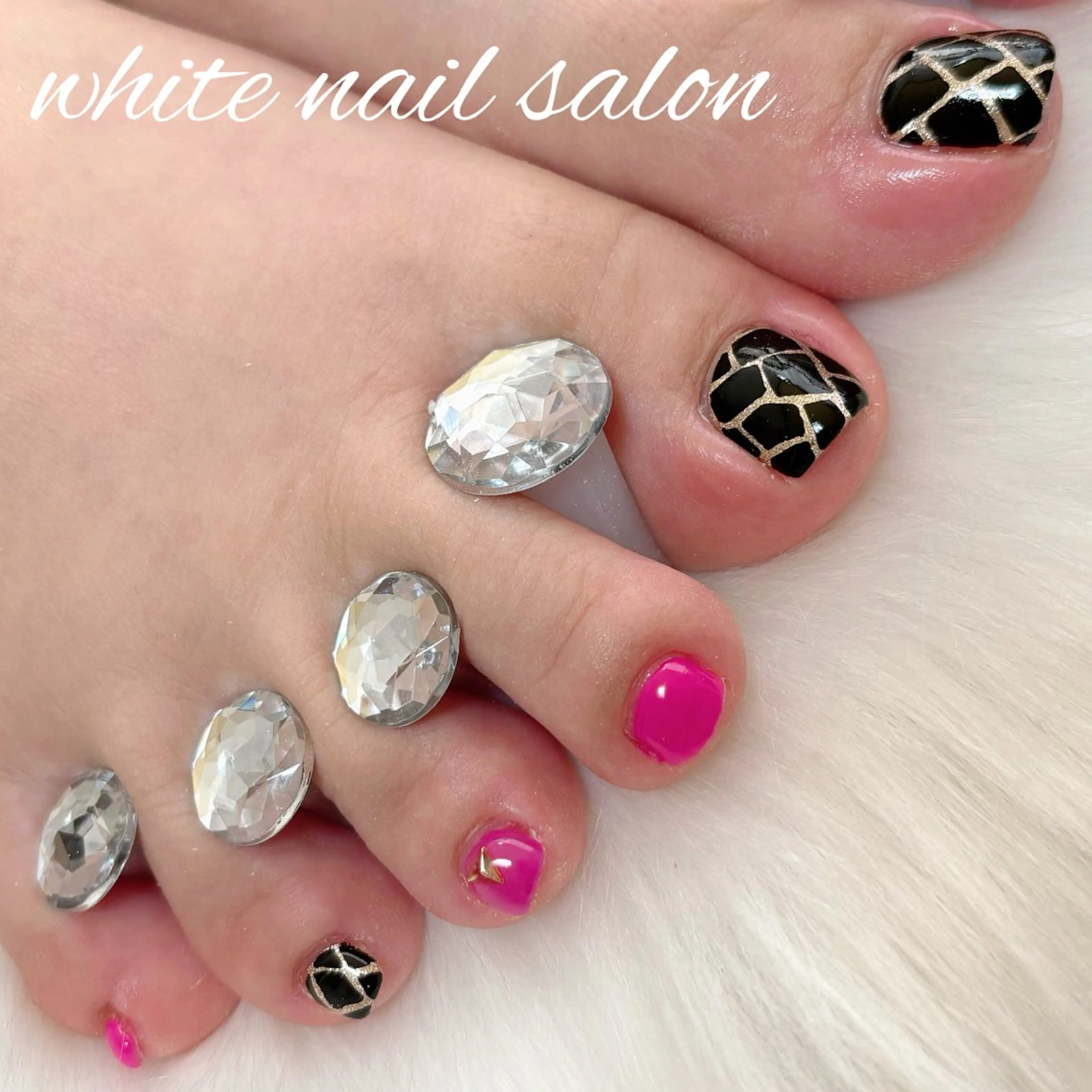 ネイル ホワイト フットネイル white nail salonのネイルデザイン