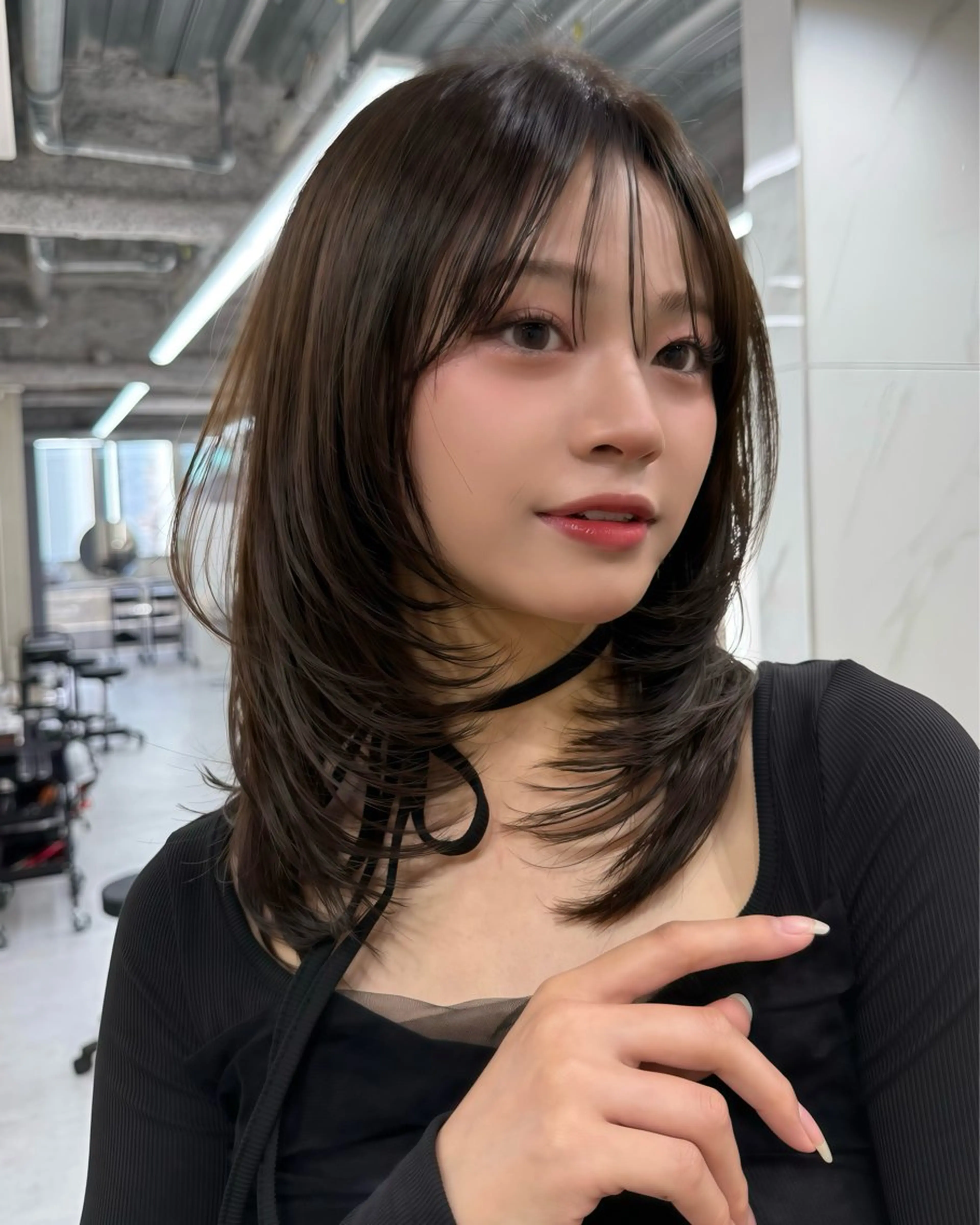 ミディアム ミディアムレイヤー レイヤーカット シースルーバング カット ヘアカラー レイヤー/縮毛矯正 /新宿/佐藤巧己✨のヘアスタイル