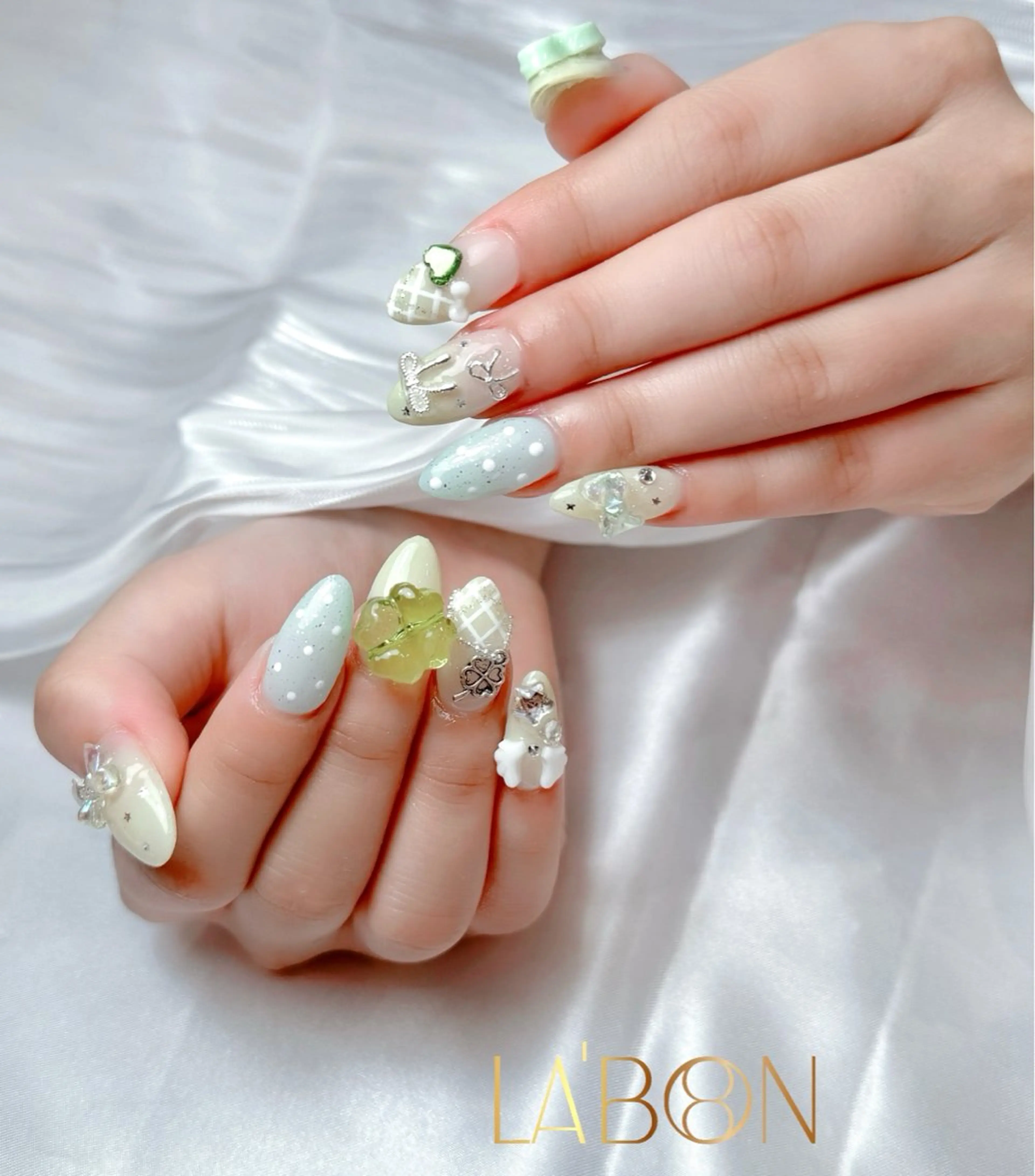 ネイル アートネイル ジェルネイル キラキラネイル 韓国ネイル ロングネイル Labon Nails Artのネイルデザイン